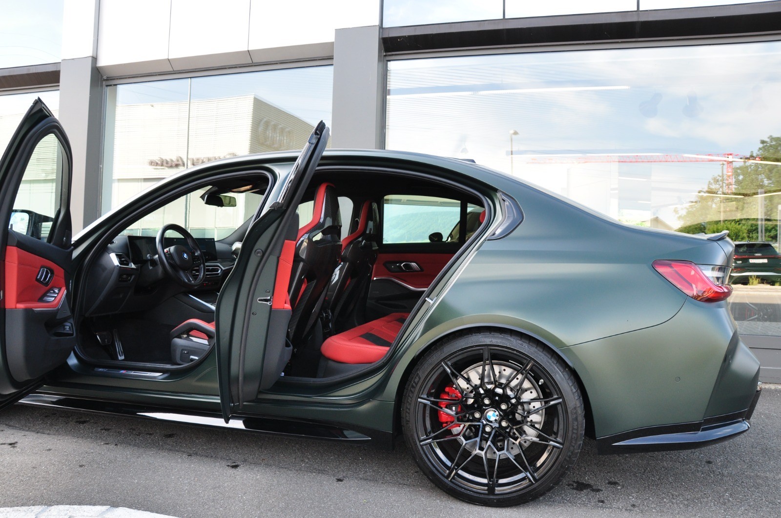 BMW M3 Competition M xDrive-image-4