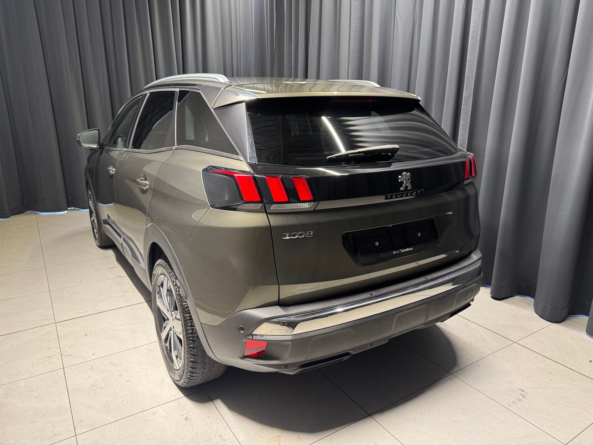 PEUGEOT 3008 1.6 THP GT Line EAT (11)(M)-showroom-element-3