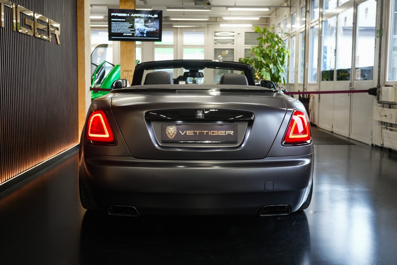 ROLLS-ROYCE Dawn 6.6 V12 Black Badge-image-5