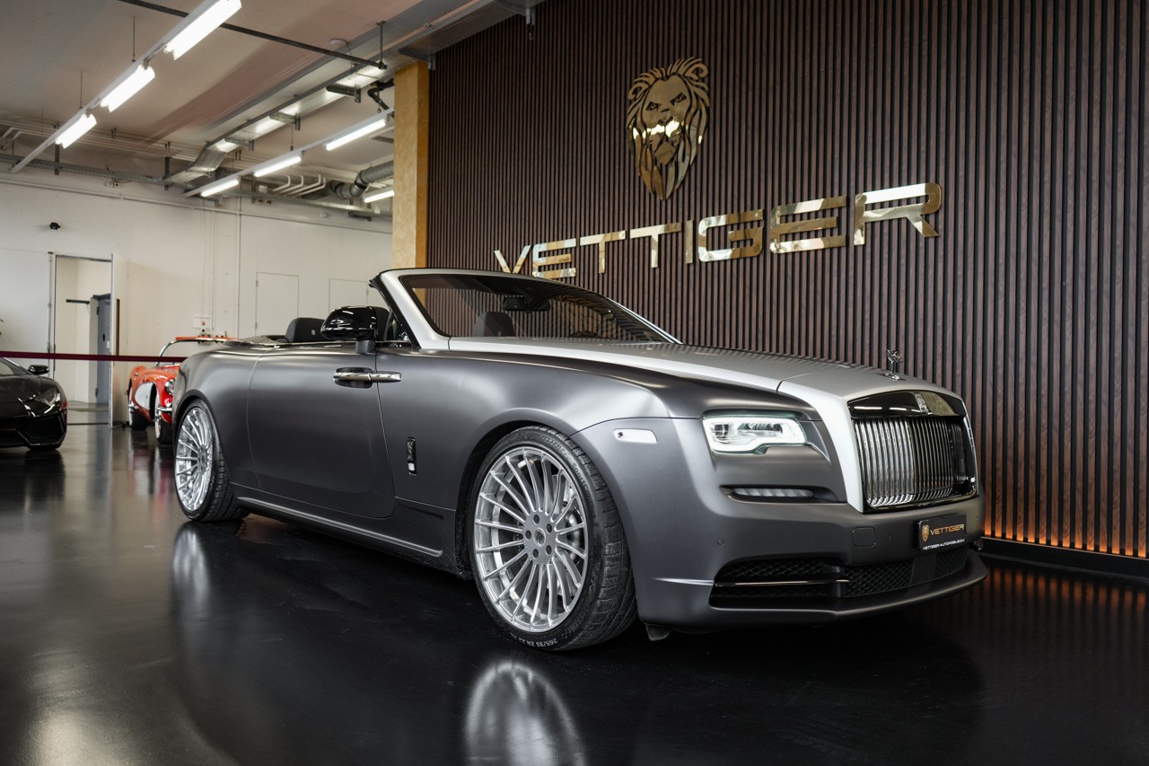 ROLLS-ROYCE Dawn 6.6 V12 Black Badge