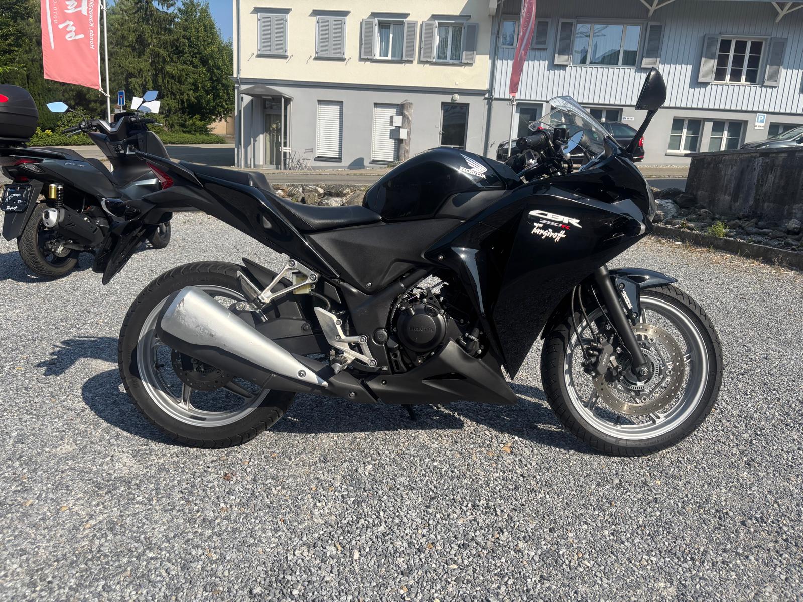 HONDA CBR 250 RA-image-0