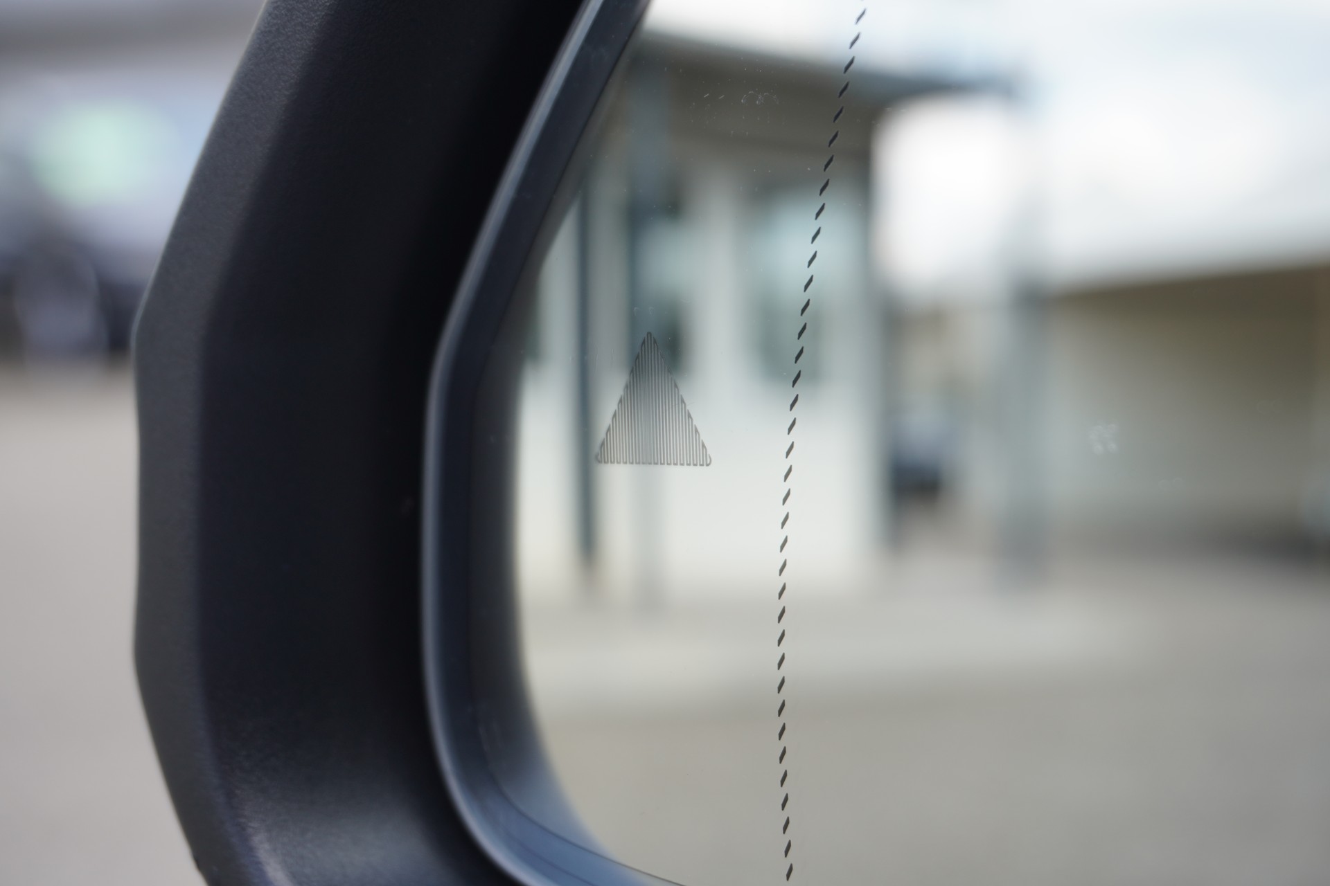 BMW iX1 xDrive 30 M Sport-image-27