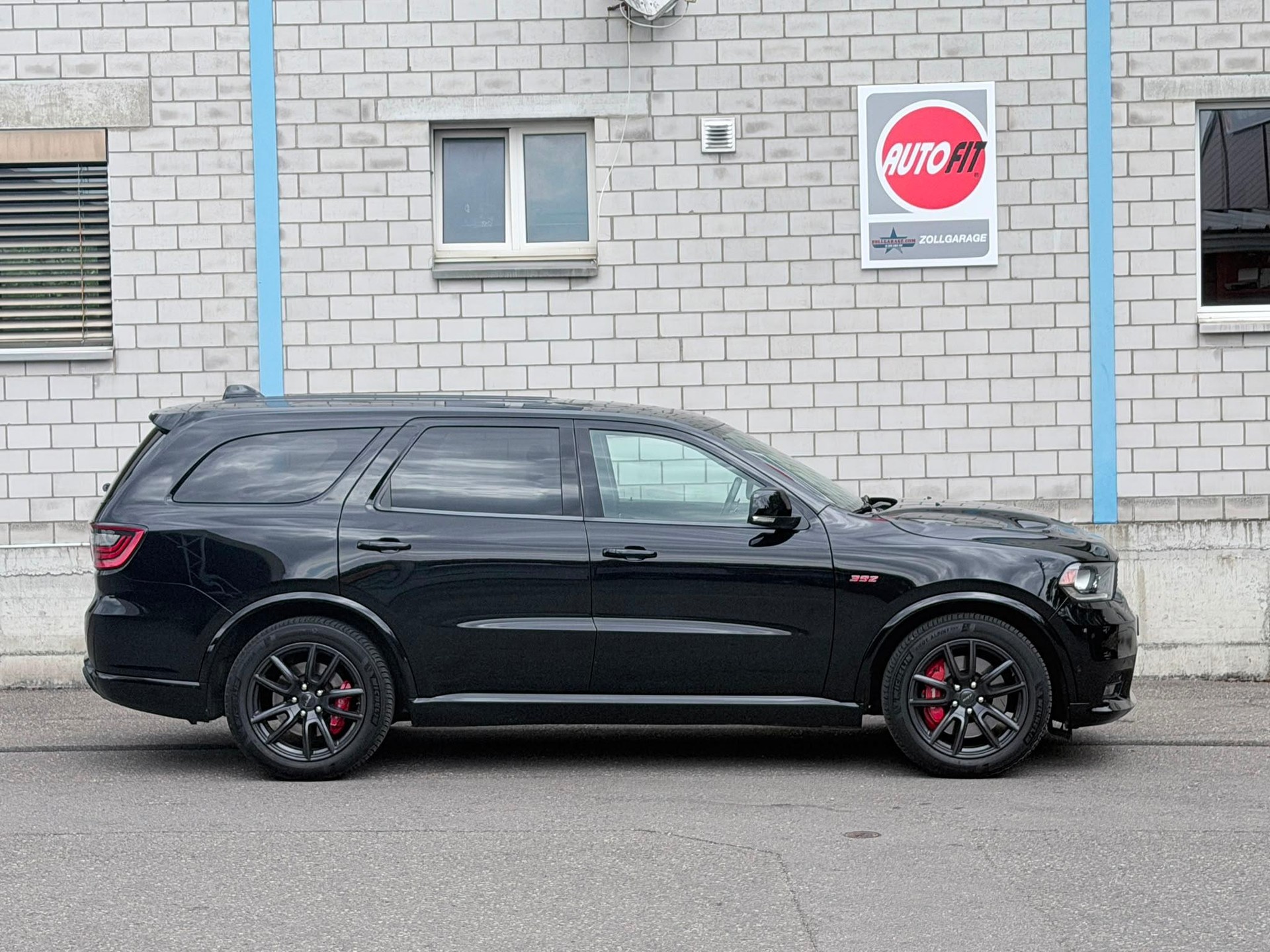 DODGE DURANGO SRT 392 AWD-showroom-element-2