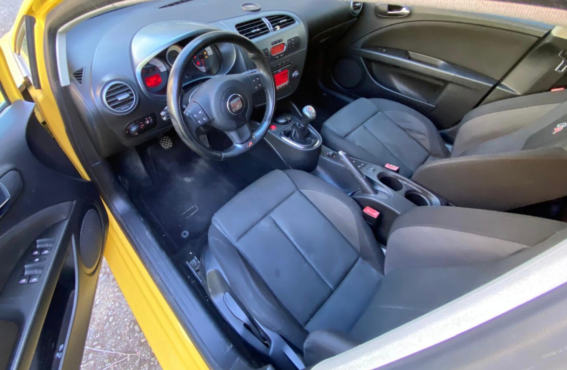 SEAT Leon 2.0 TDI FR-image-9