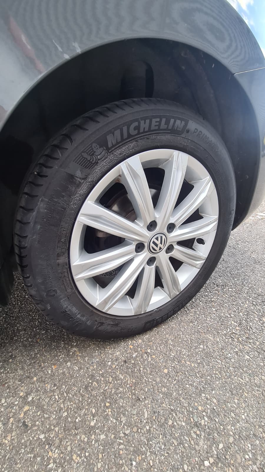 VW Touran 2.0 TDI BlueMotion Technology Highline DSG ** 7-Plätzer ** Gr-Navi ** RF-Kamera ** Panorama-Glasdach ** ACC ** Ab MFK **-image-20