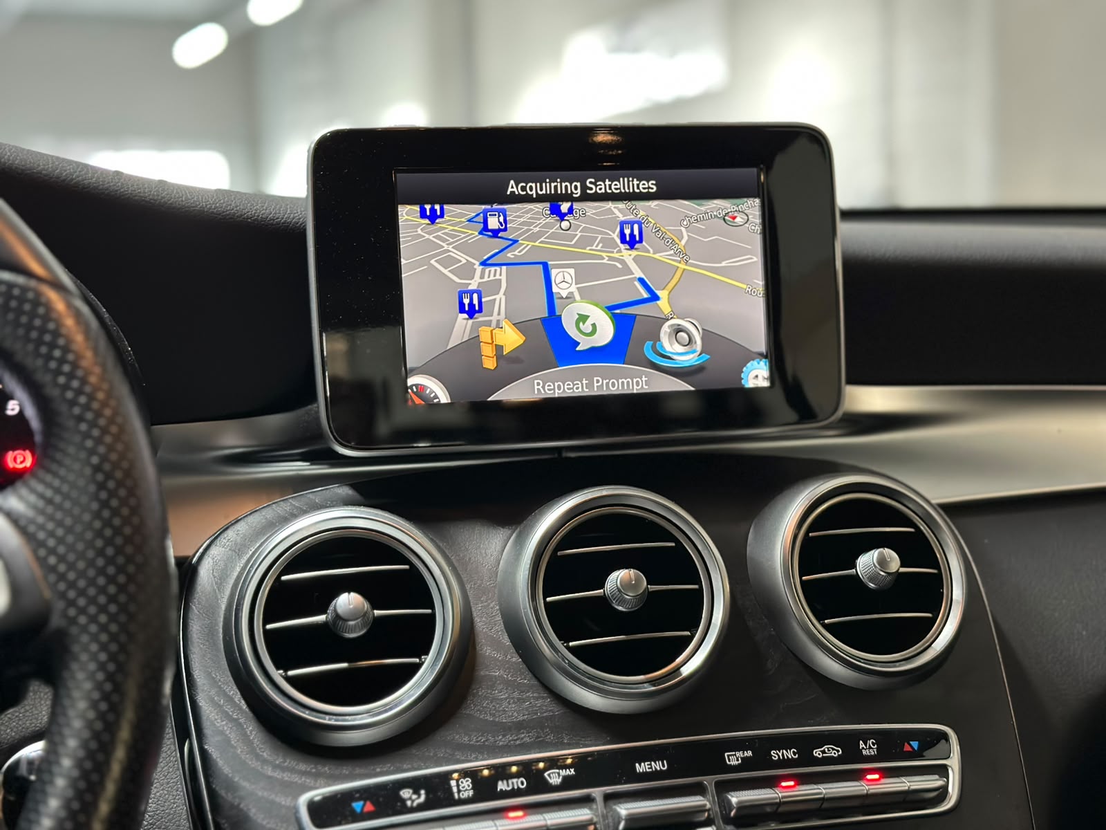 MERCEDES-BENZ GLC 250 4Matic 9G-Tronic-image-14