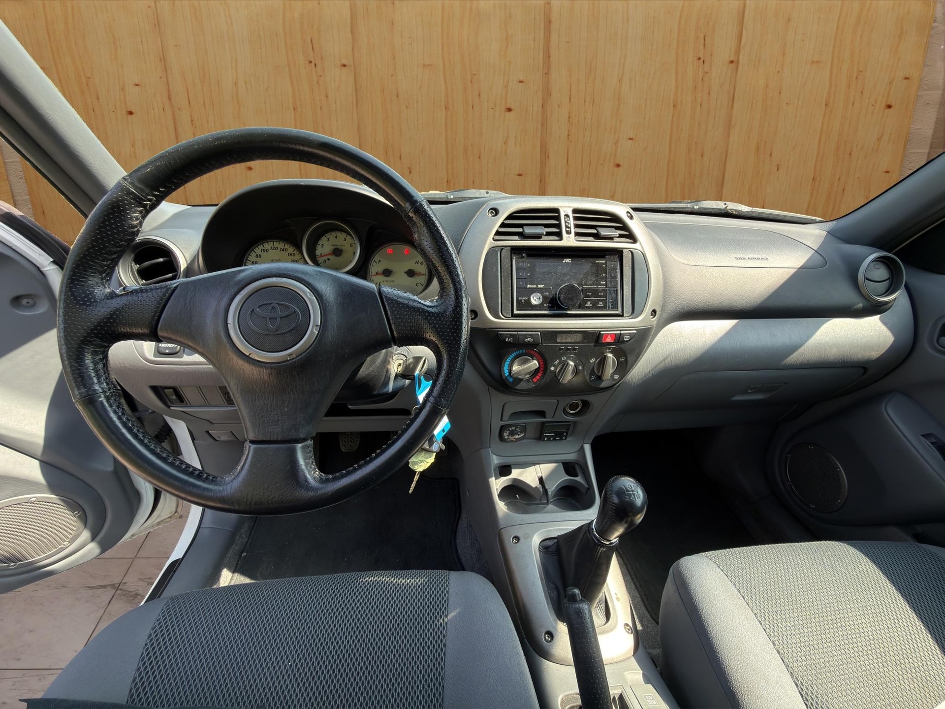 TOYOTA RAV4 2.0i-16V Linea Sol-image-8