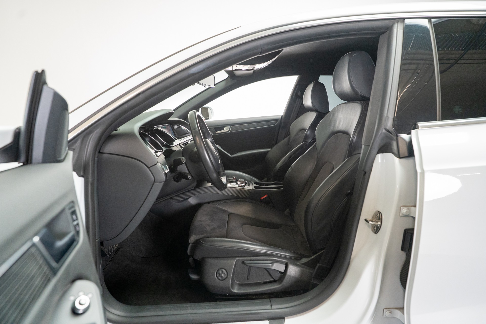 AUDI A5 Sportback 2.0 TFSI 225 quattro S-Tronic / S-Line / Rückfahrkamera / Tempomat-image-7