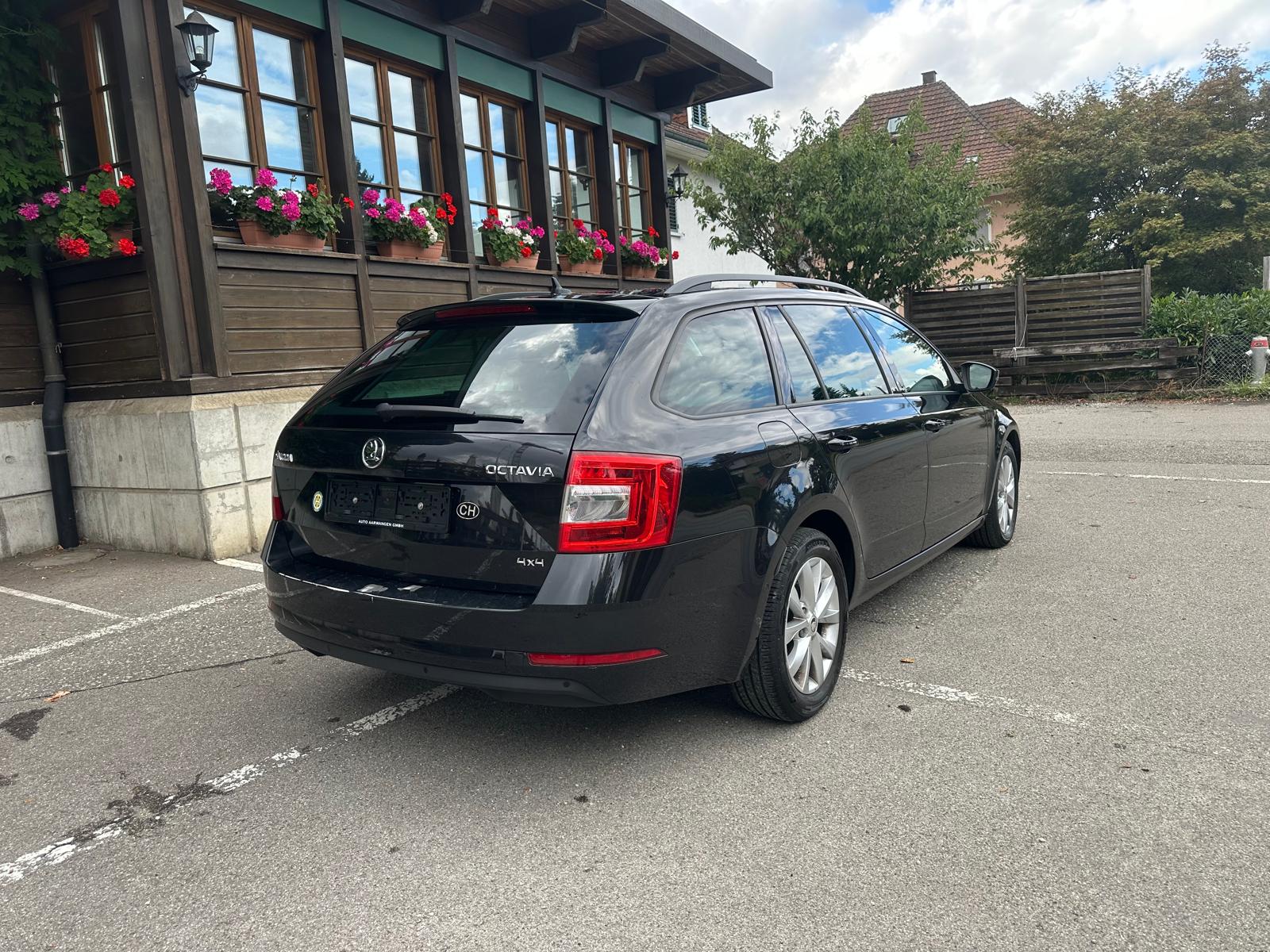 SKODA Octavia Combi 2.0 TSI Style 4x4 DSG-showroom-element-3