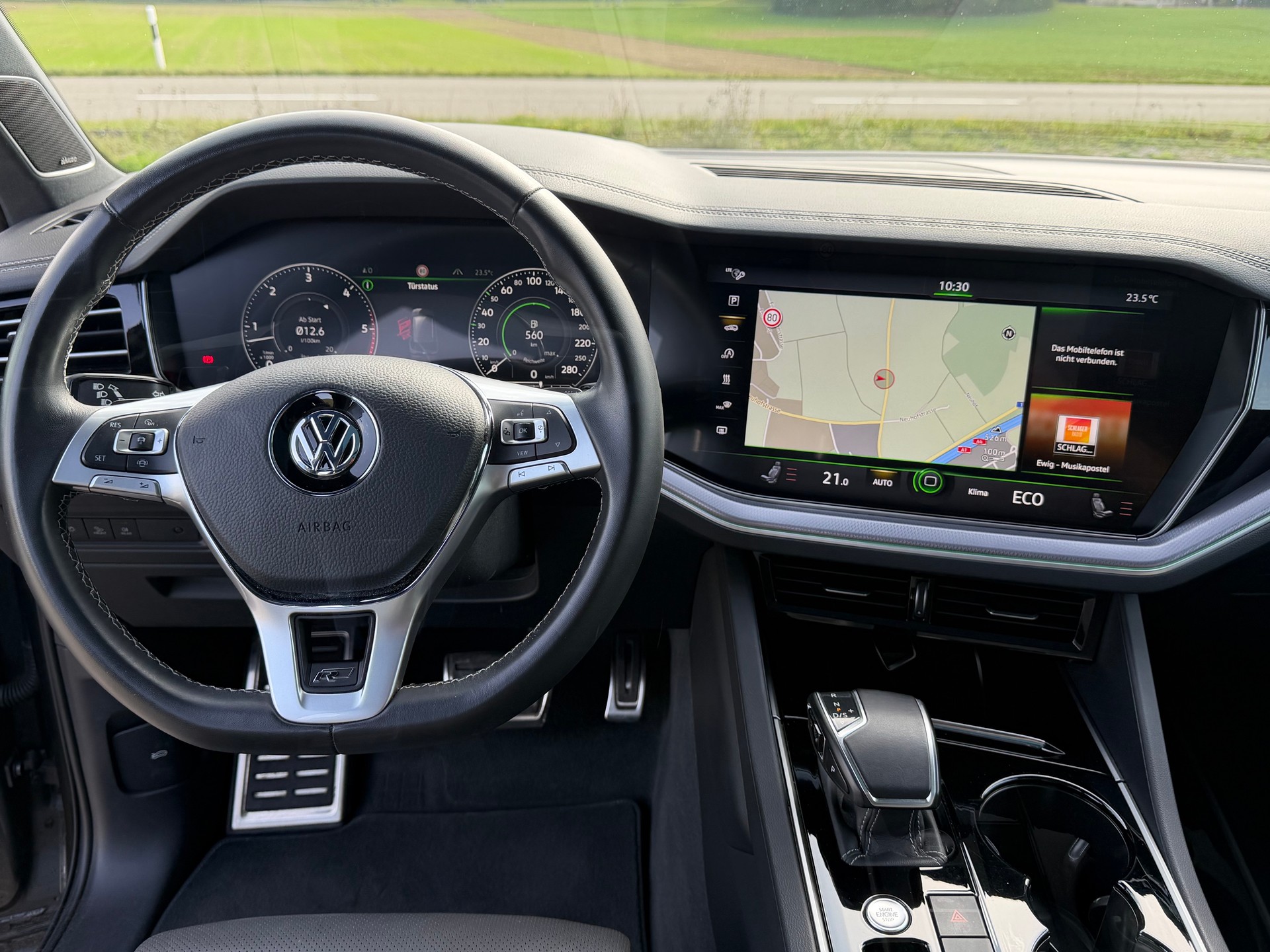 VW Touareg 4.0 V8 TDI R-Line Tiptronic-image-11