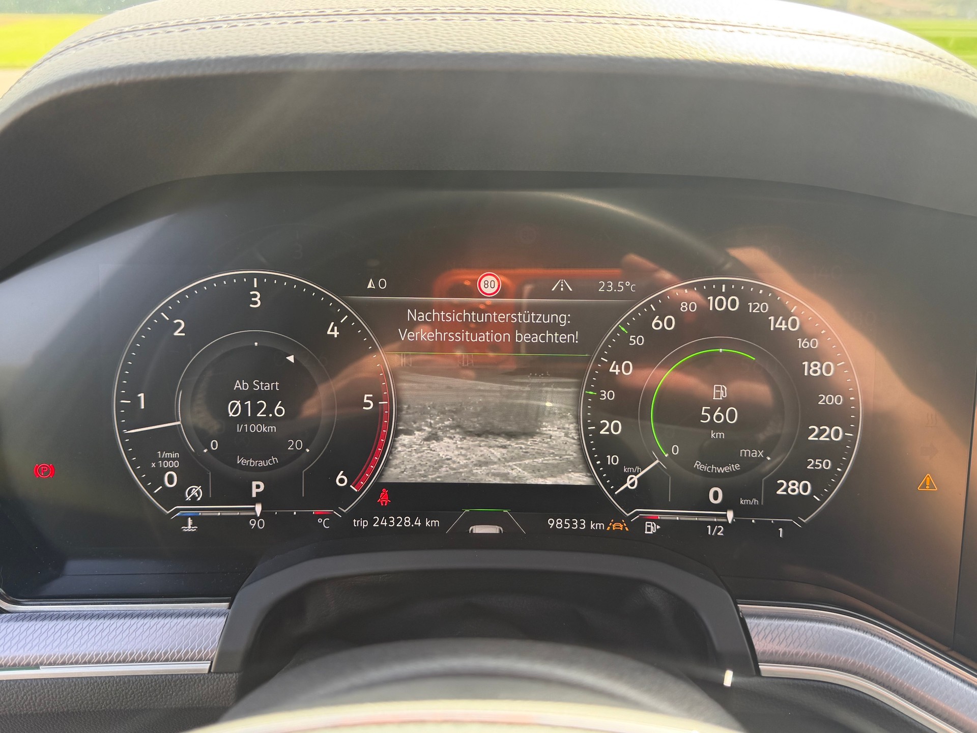 VW Touareg 4.0 V8 TDI R-Line Tiptronic-image-13