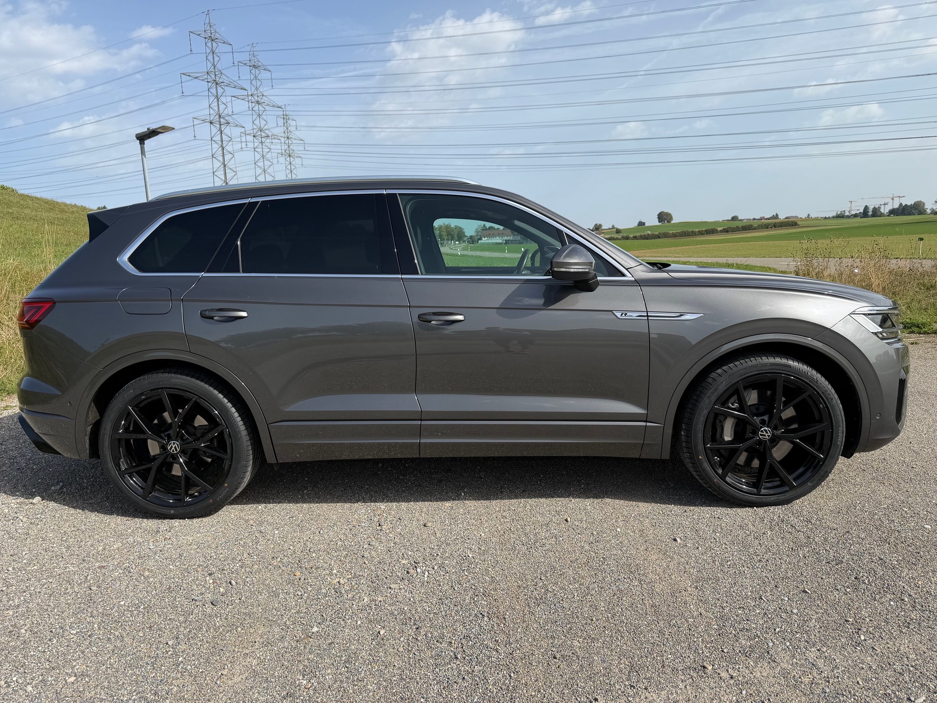 VW Touareg 4.0 V8 TDI R-Line Tiptronic-image-4