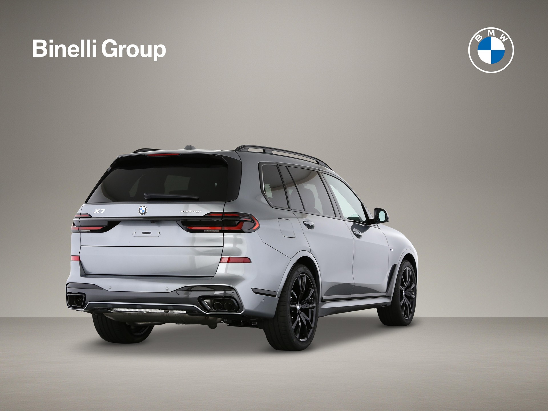 BMW X7 40i xDrive SAG-showroom-element-1