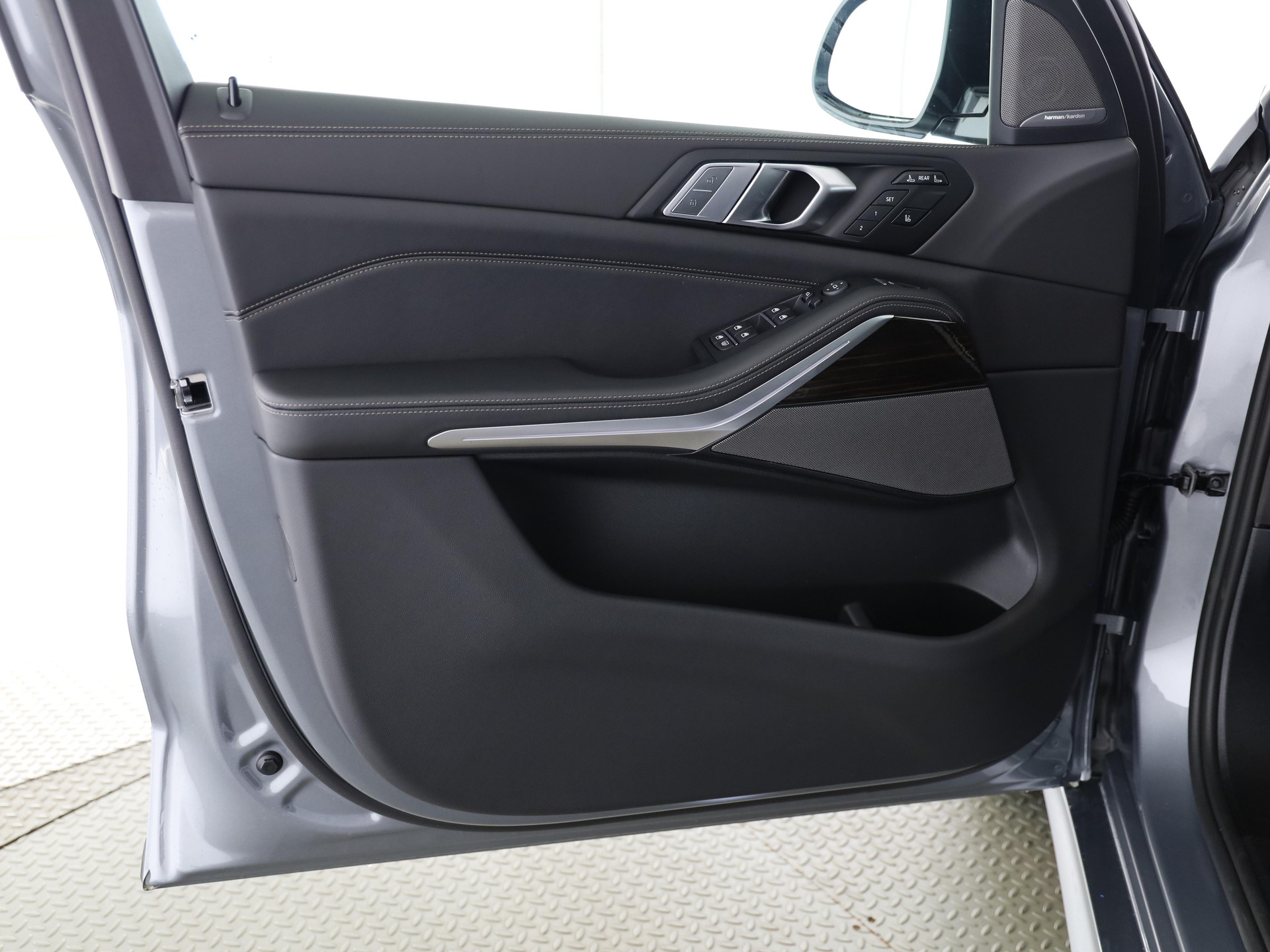 BMW X7 40i xDrive SAG-image-14