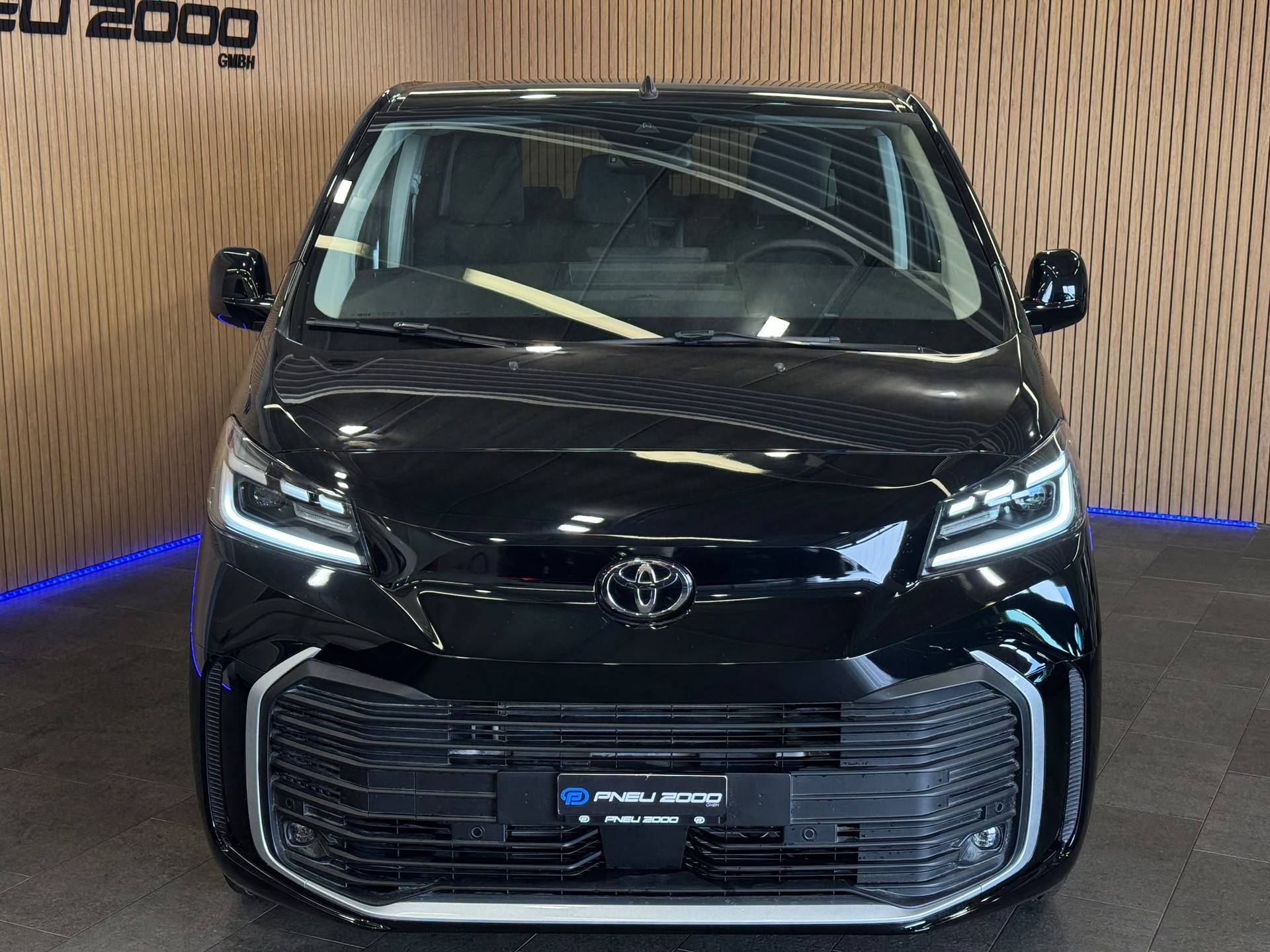 TOYOTA Proace Verso 2.0 D-4D AT Trend Long Business-showroom-element-1