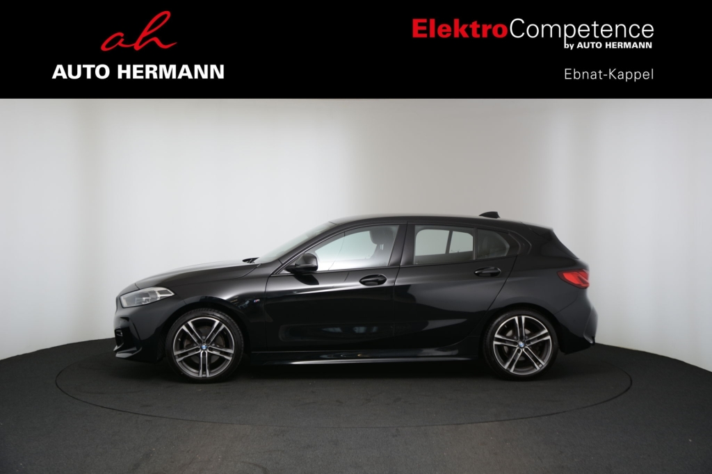 BMW 116d Steptronic M Sport-showroom-element-3
