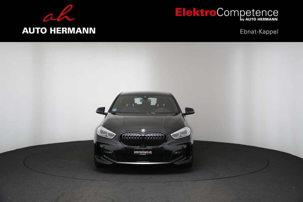 BMW 116d Steptronic M Sport-showroom-element-1
