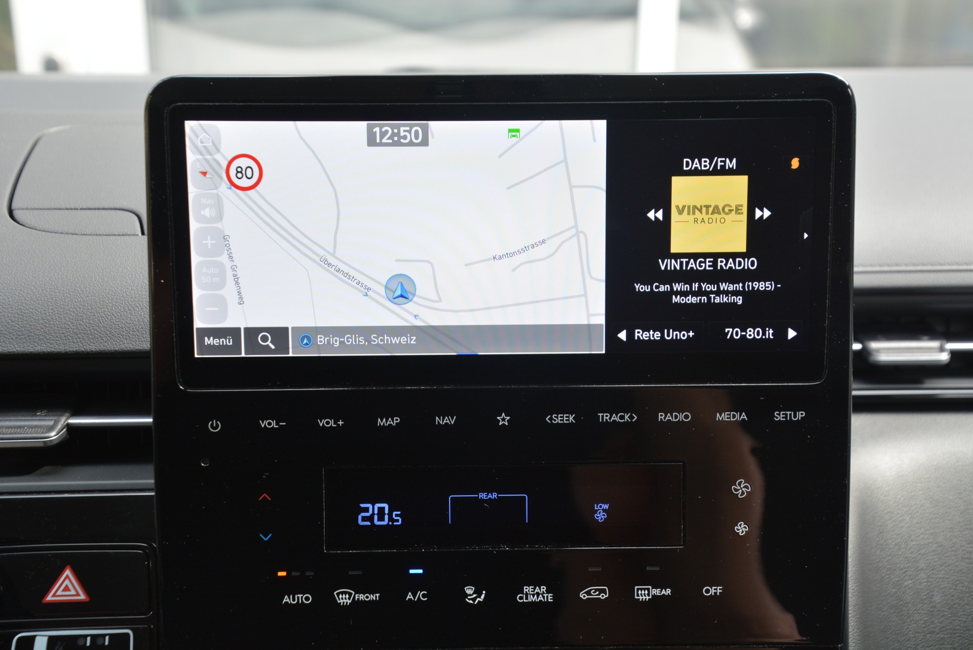 HYUNDAI Staria Premium 2.2 CRDi Amplia 4WD A-image-7