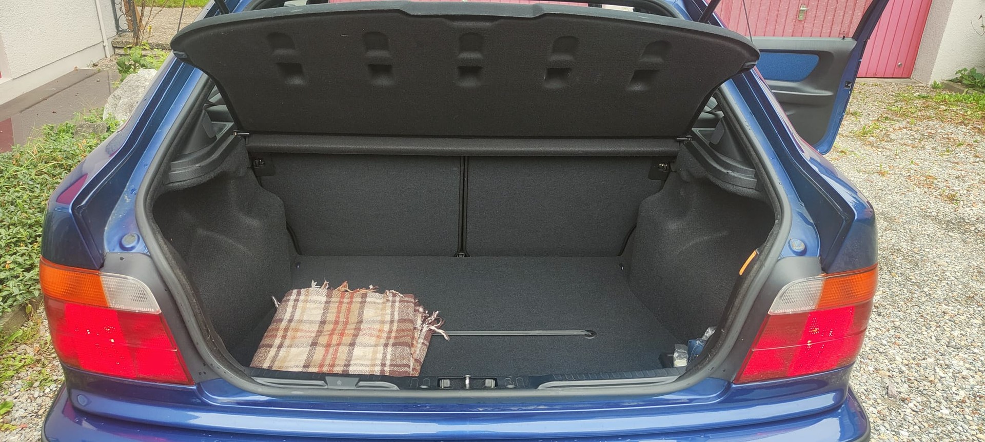 BMW 318ti Compact-image-8