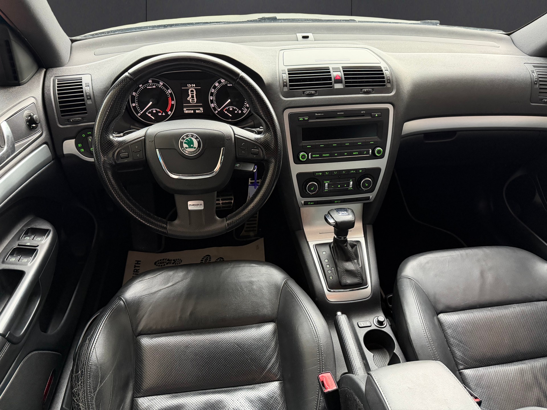 SKODA Octavia Combi 2.0 TSI RS DSG-image-9