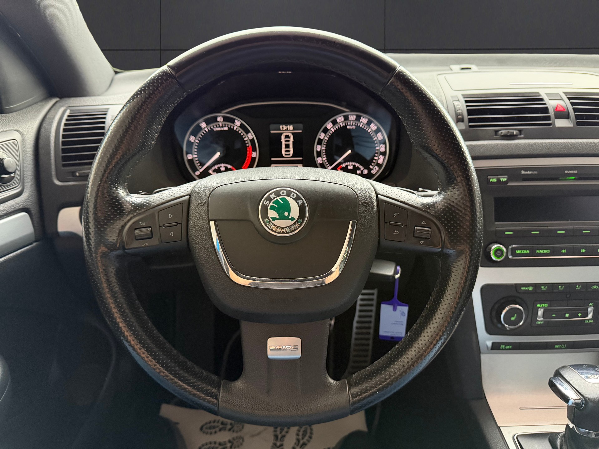 SKODA Octavia Combi 2.0 TSI RS DSG-image-10