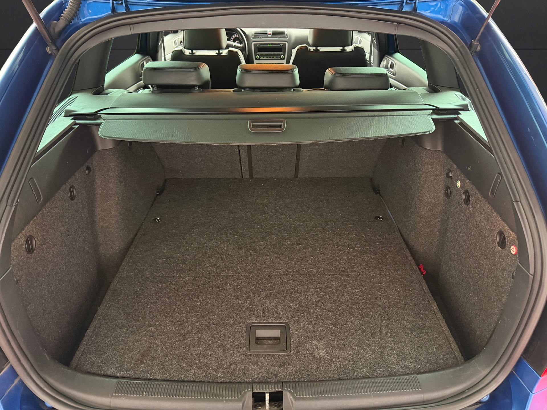 SKODA Octavia Combi 2.0 TSI RS DSG-image-18
