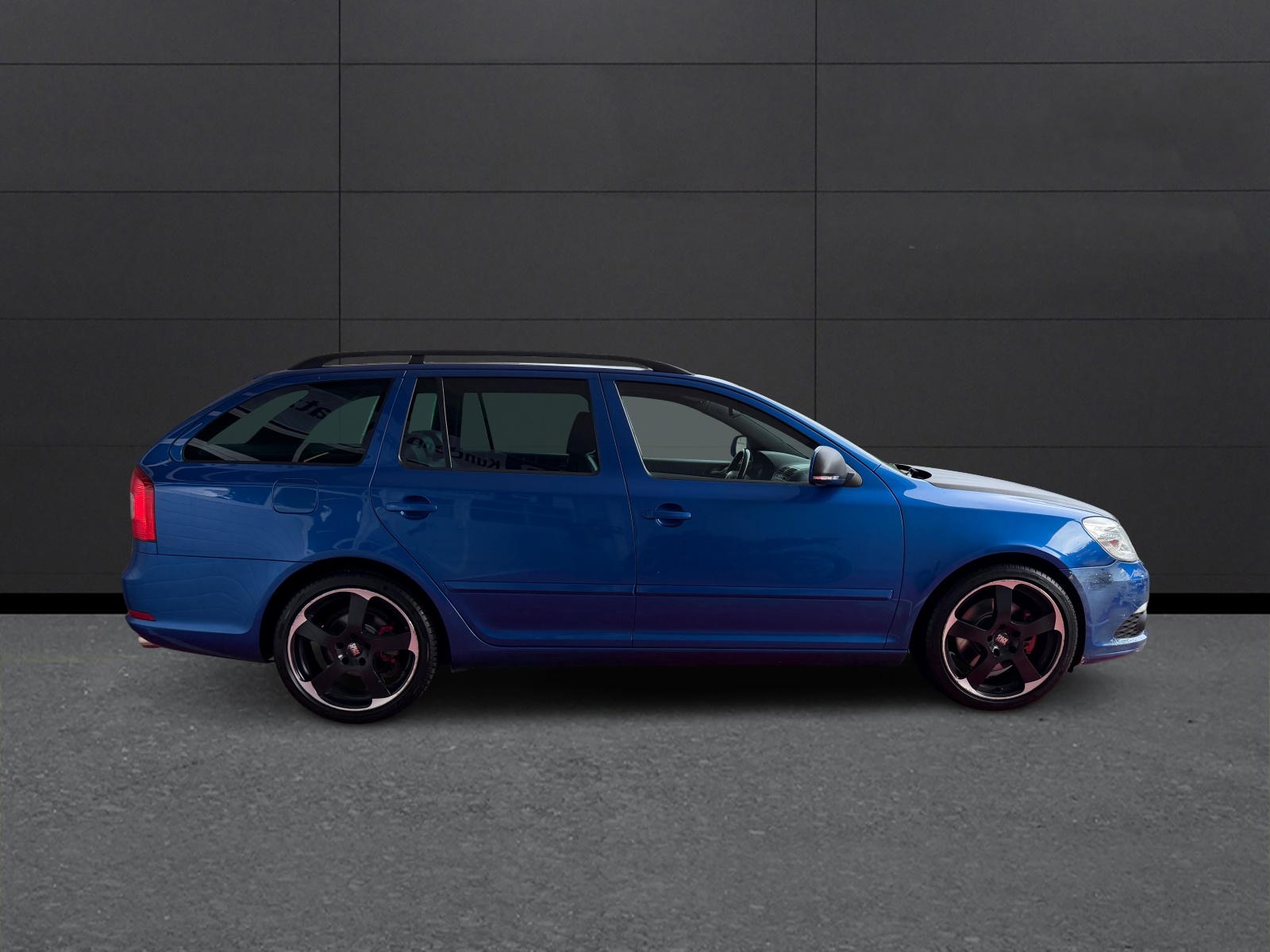 SKODA Octavia Combi 2.0 TSI RS DSG-image-5