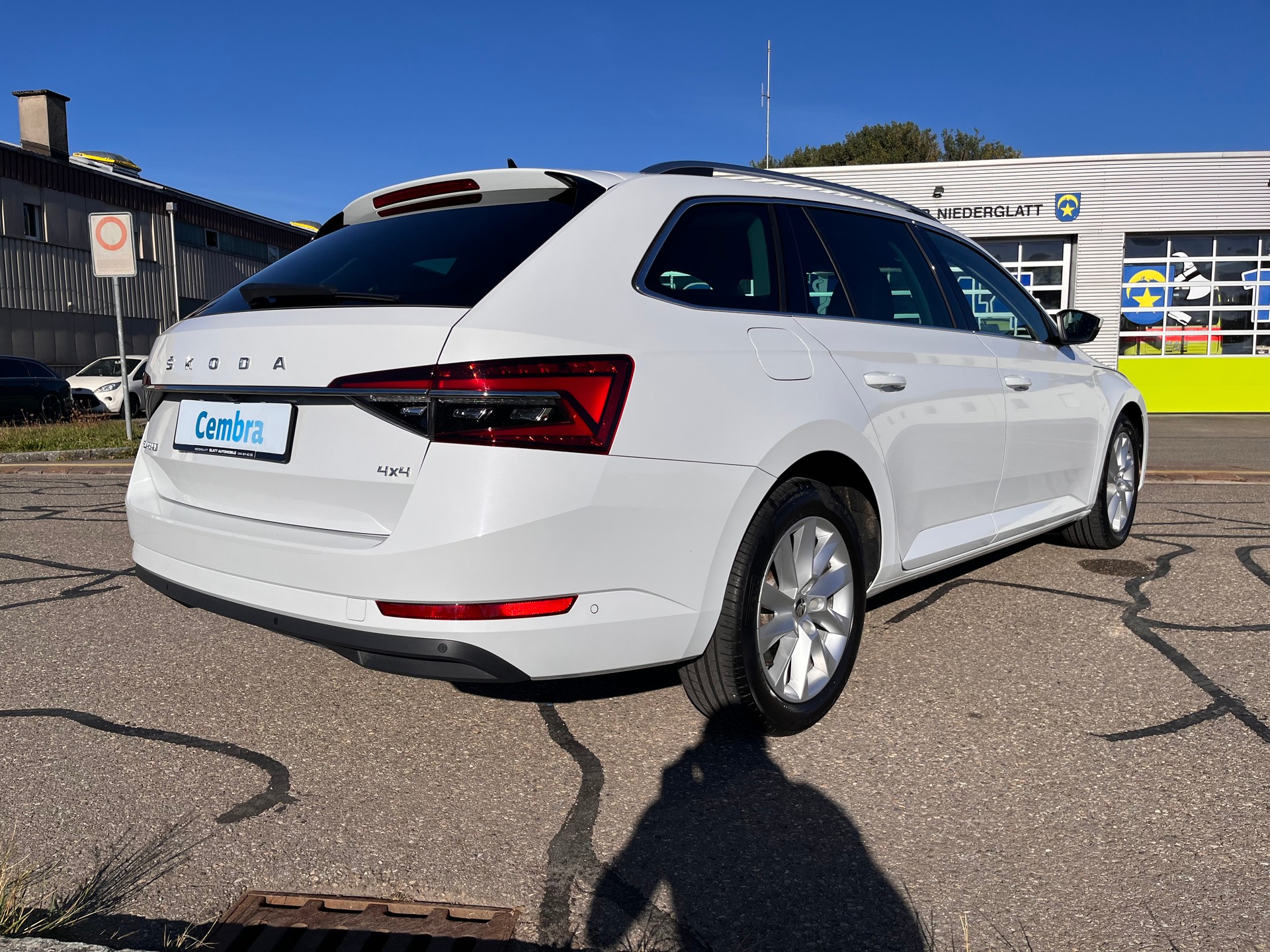 SKODA SKODA Superb Combi 2.0 TDi Style 4x4 DSG * MY SKODA PAKET - LEDER ALCANTARA - PEARL WEISS METALLIC - AHK 2200kg *-image-5