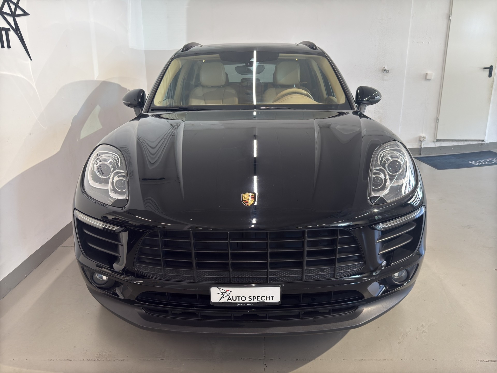 PORSCHE Macan S Diesel PDK-showroom-element-2