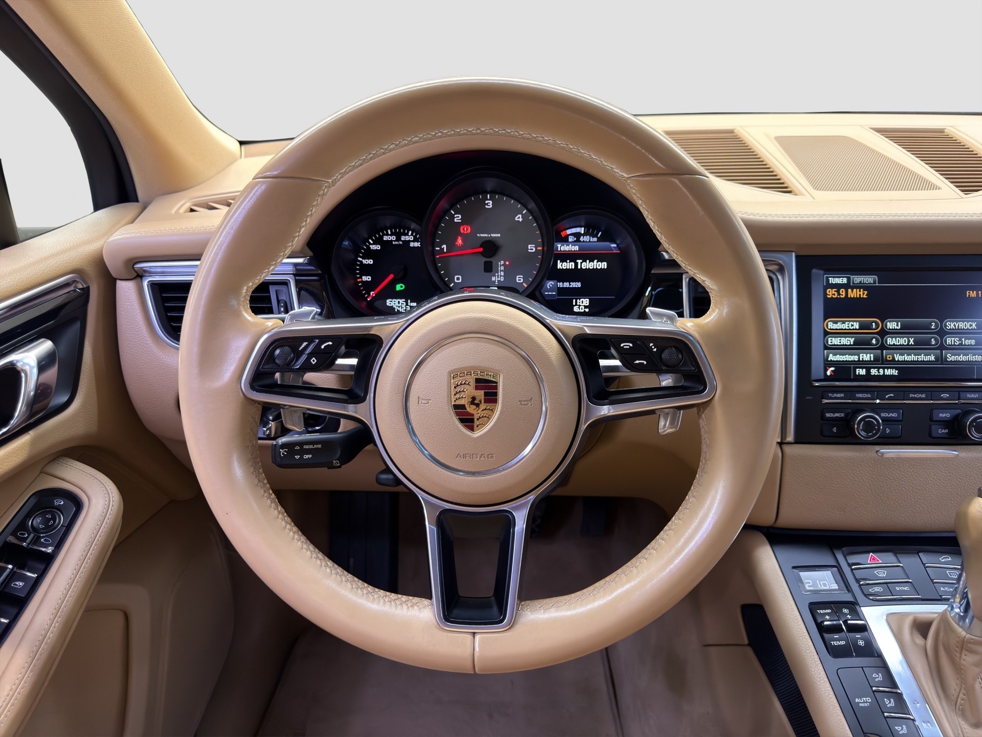PORSCHE Macan S Diesel PDK-image-9