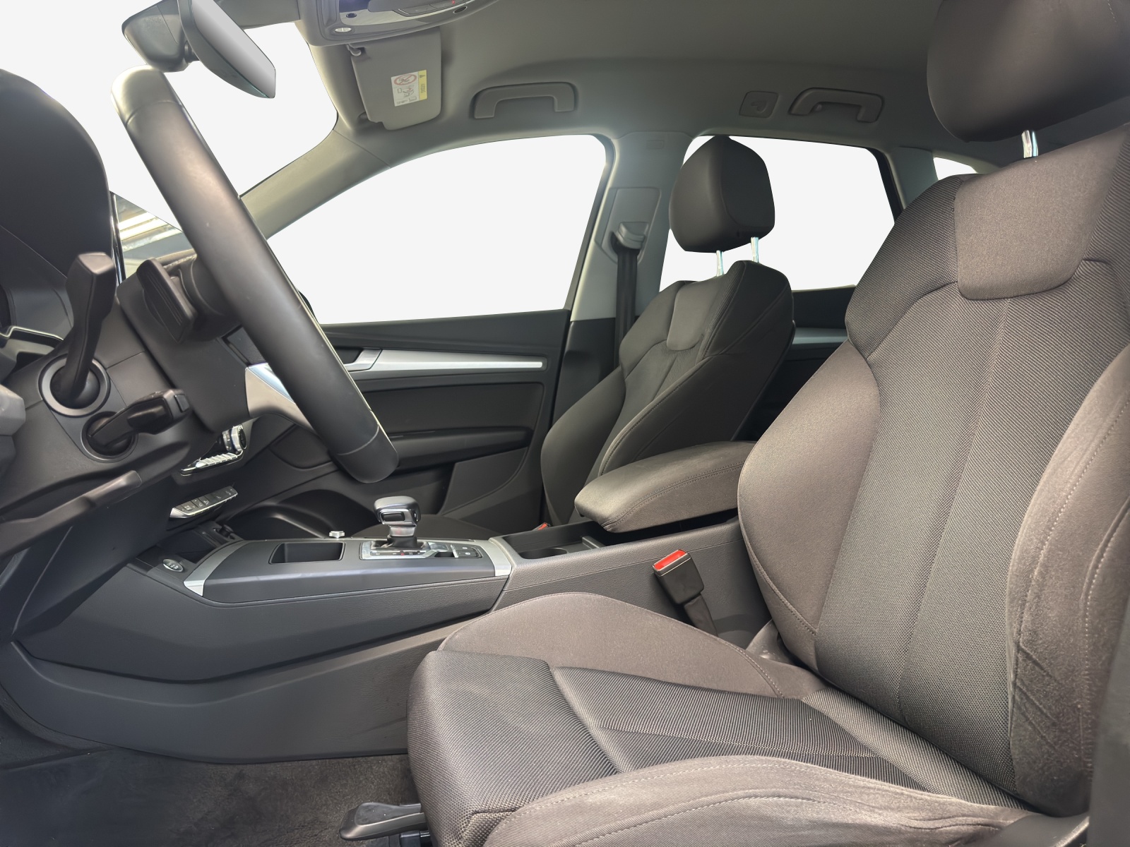 AUDI Q5 50 TFSI e PHEV quattro S-tronic-image-8