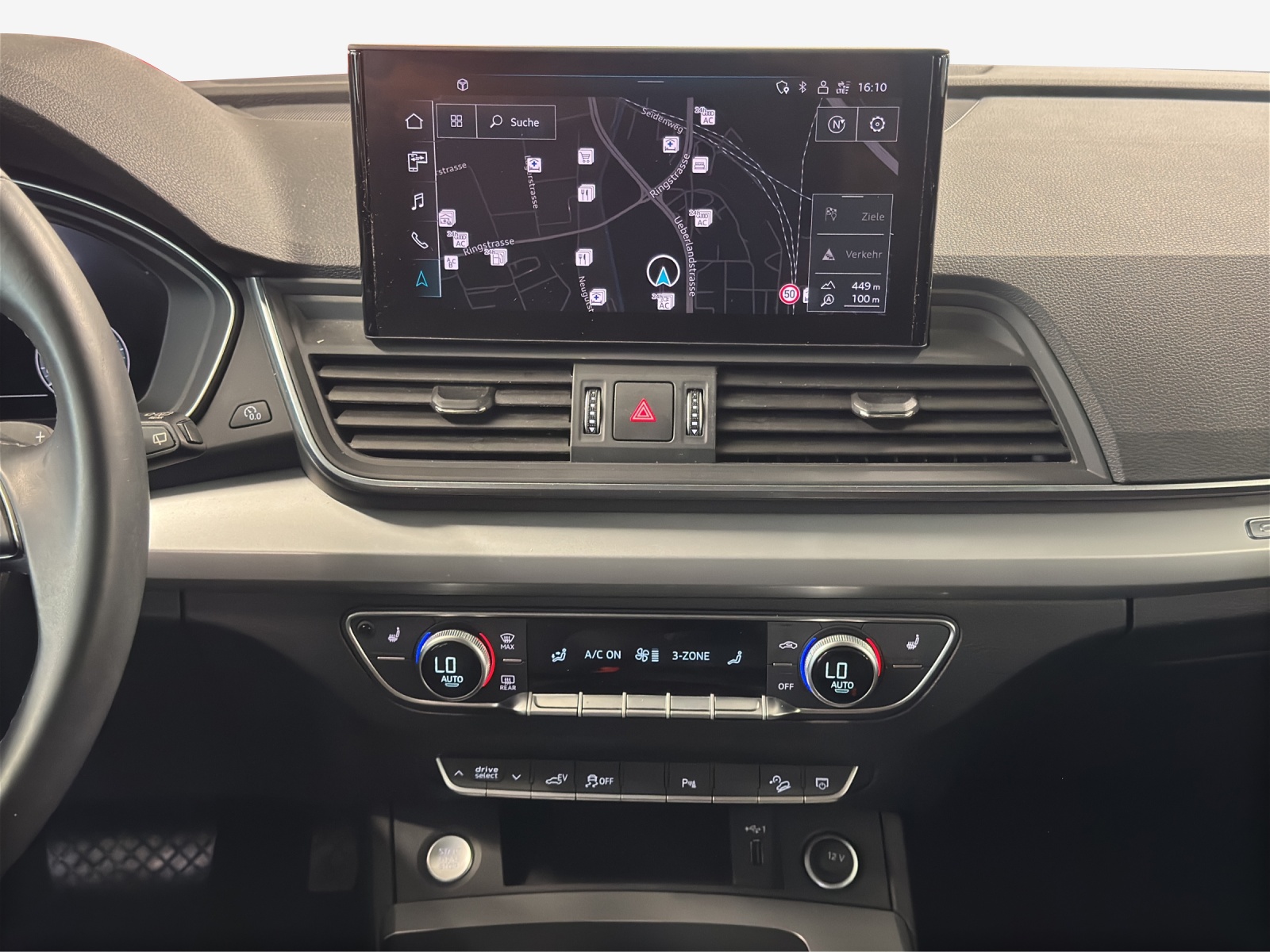 AUDI Q5 50 TFSI e PHEV quattro S-tronic-image-11