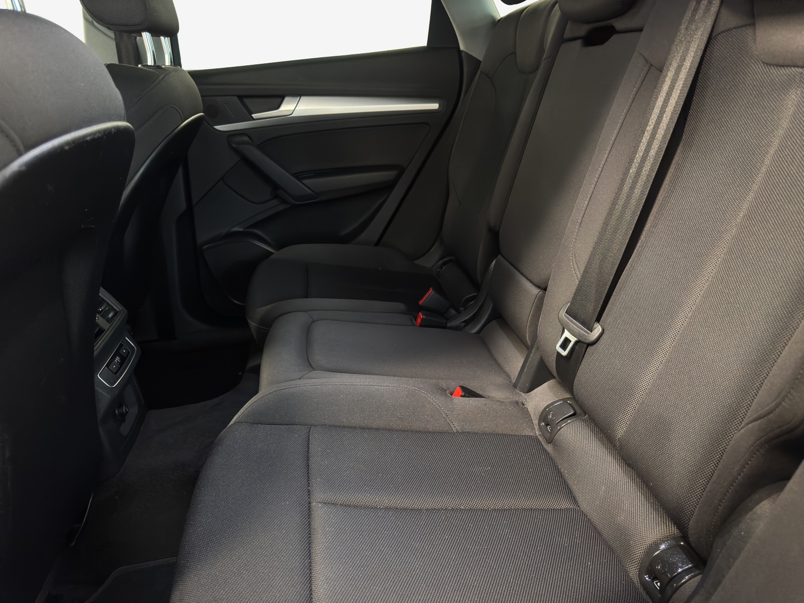 AUDI Q5 50 TFSI e PHEV quattro S-tronic-image-12