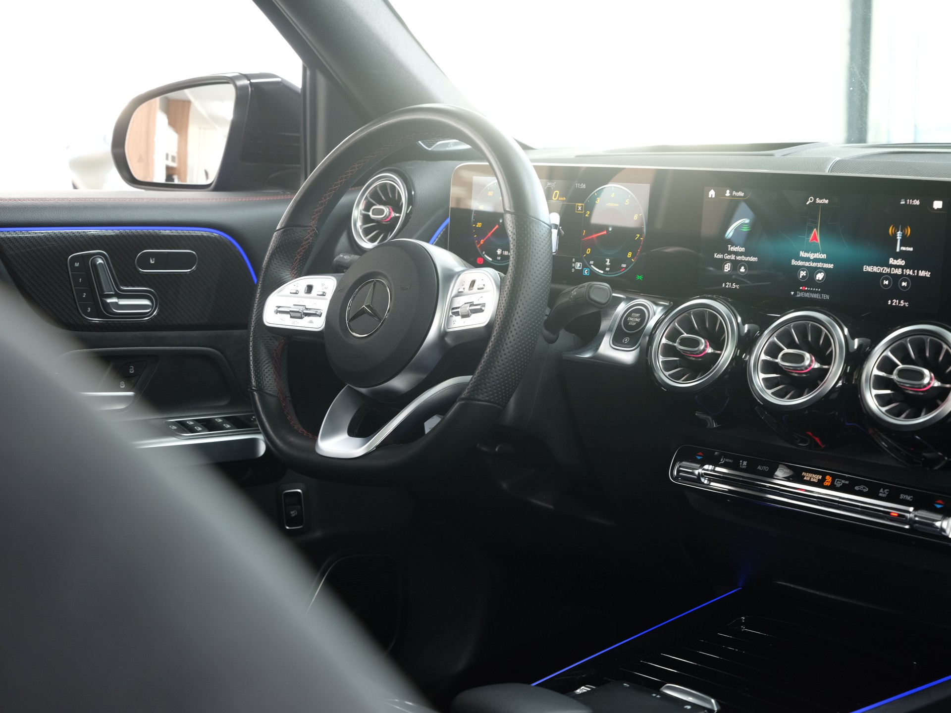 MERCEDES-BENZ GLB 250 4Matic AMG Line 8G-Tronic *360 Kamera* *Burmester* *Panorama*-image-27
