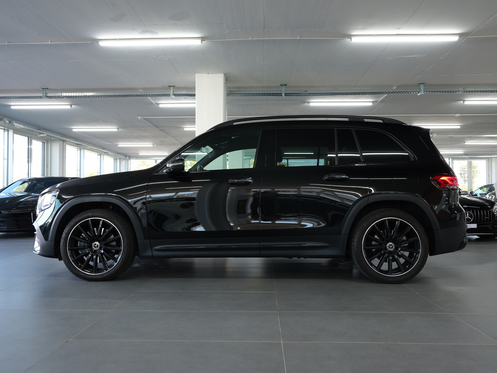 MERCEDES-BENZ GLB 250 4Matic AMG Line 8G-Tronic *360 Kamera* *Burmester* *Panorama*-image-6