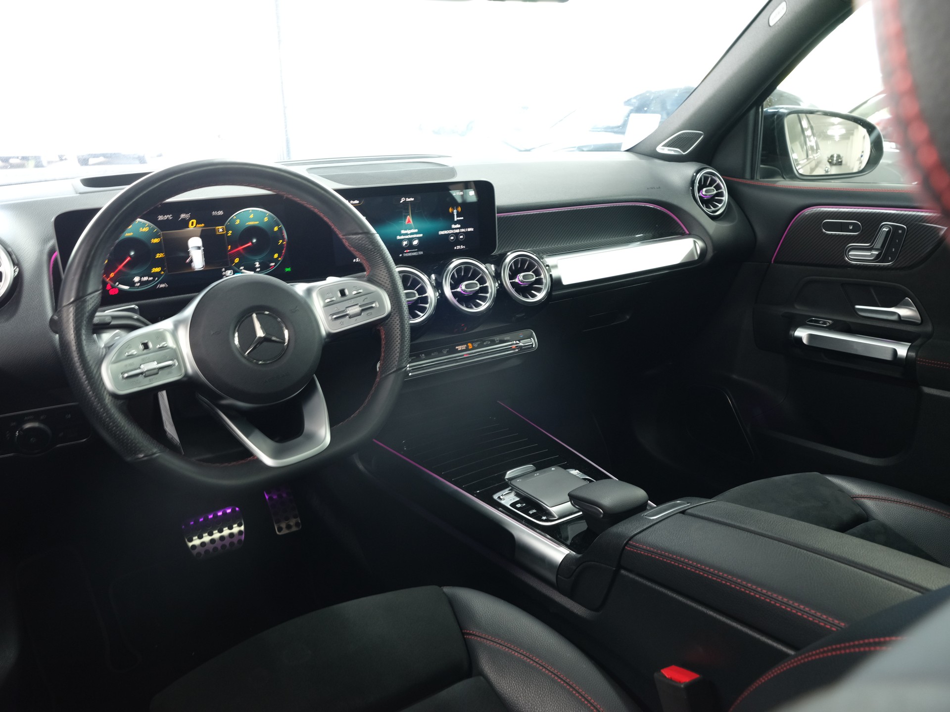 MERCEDES-BENZ GLB 250 4Matic AMG Line 8G-Tronic *360 Kamera* *Burmester* *Panorama*-image-24