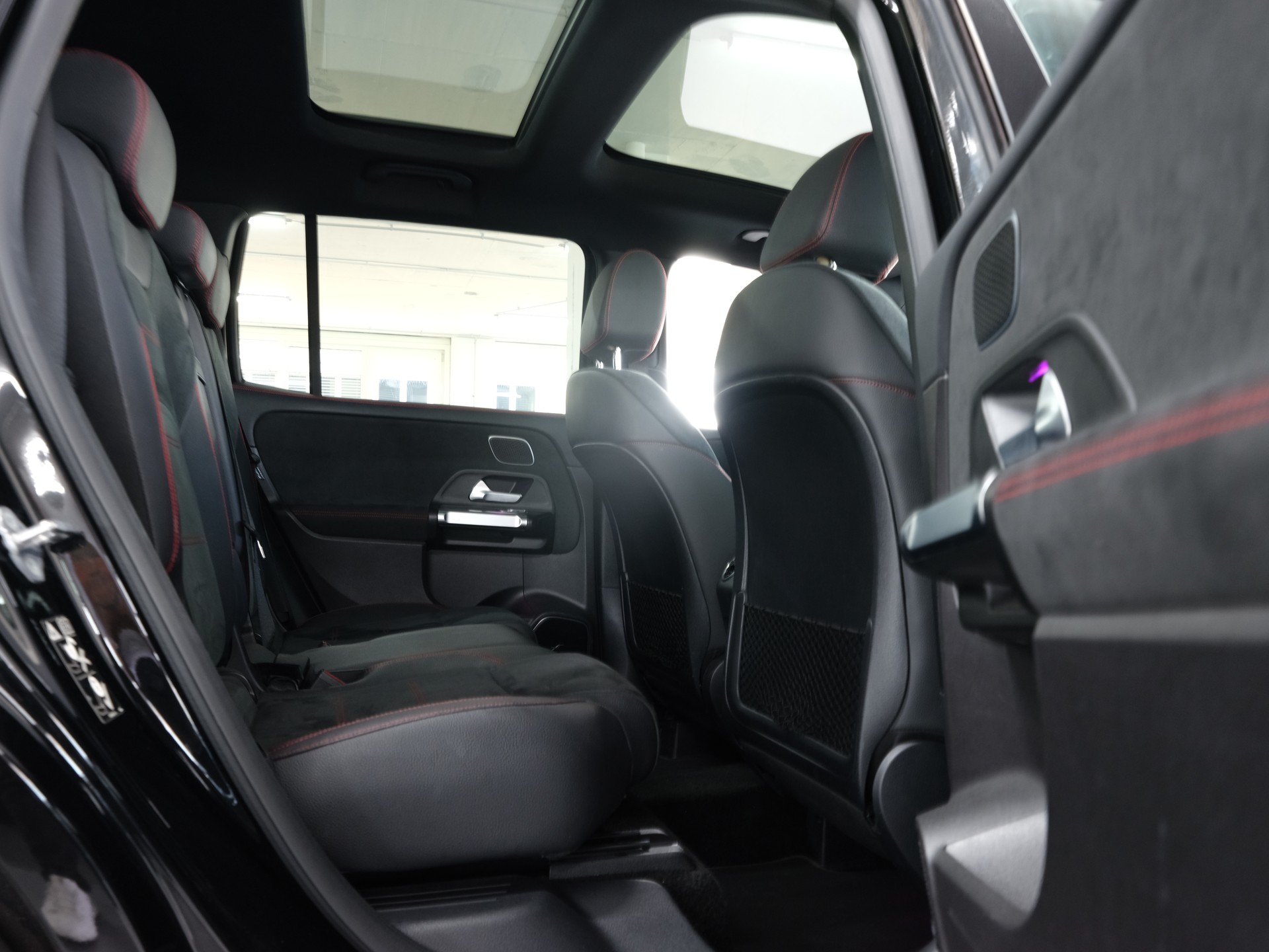 MERCEDES-BENZ GLB 250 4Matic AMG Line 8G-Tronic *360 Kamera* *Burmester* *Panorama*-image-25