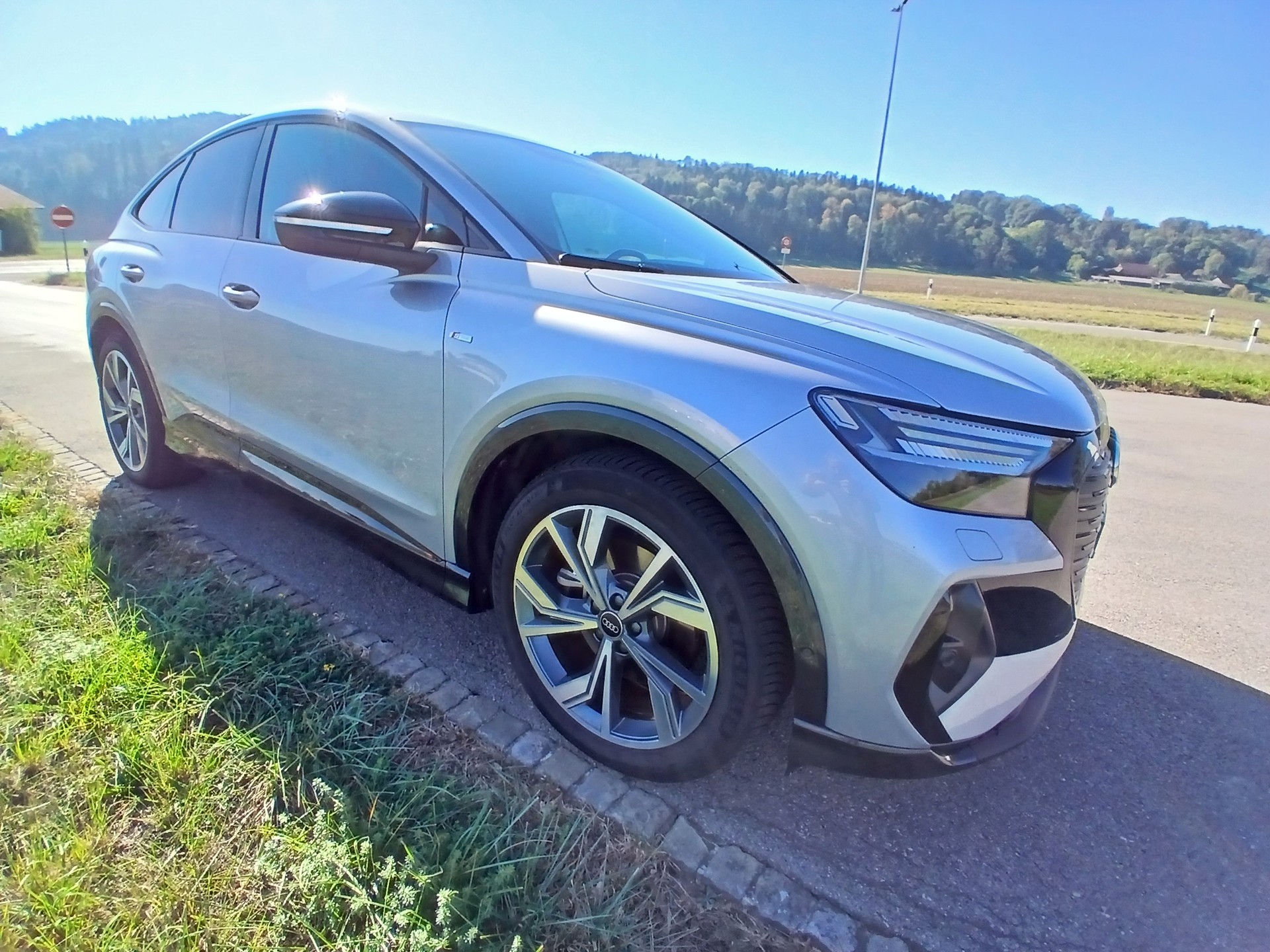 AUDI Q4 Sportback e-tron 35 S-Line-image-6