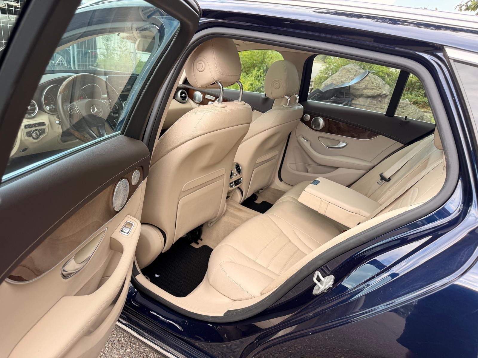 MERCEDES-BENZ C 400 Avantgarde 4Matic 7G-Tronic-image-11