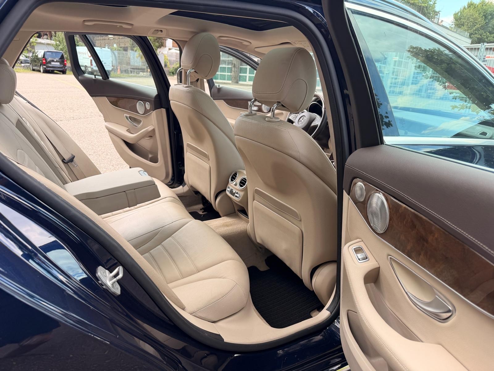 MERCEDES-BENZ C 400 Avantgarde 4Matic 7G-Tronic-image-12