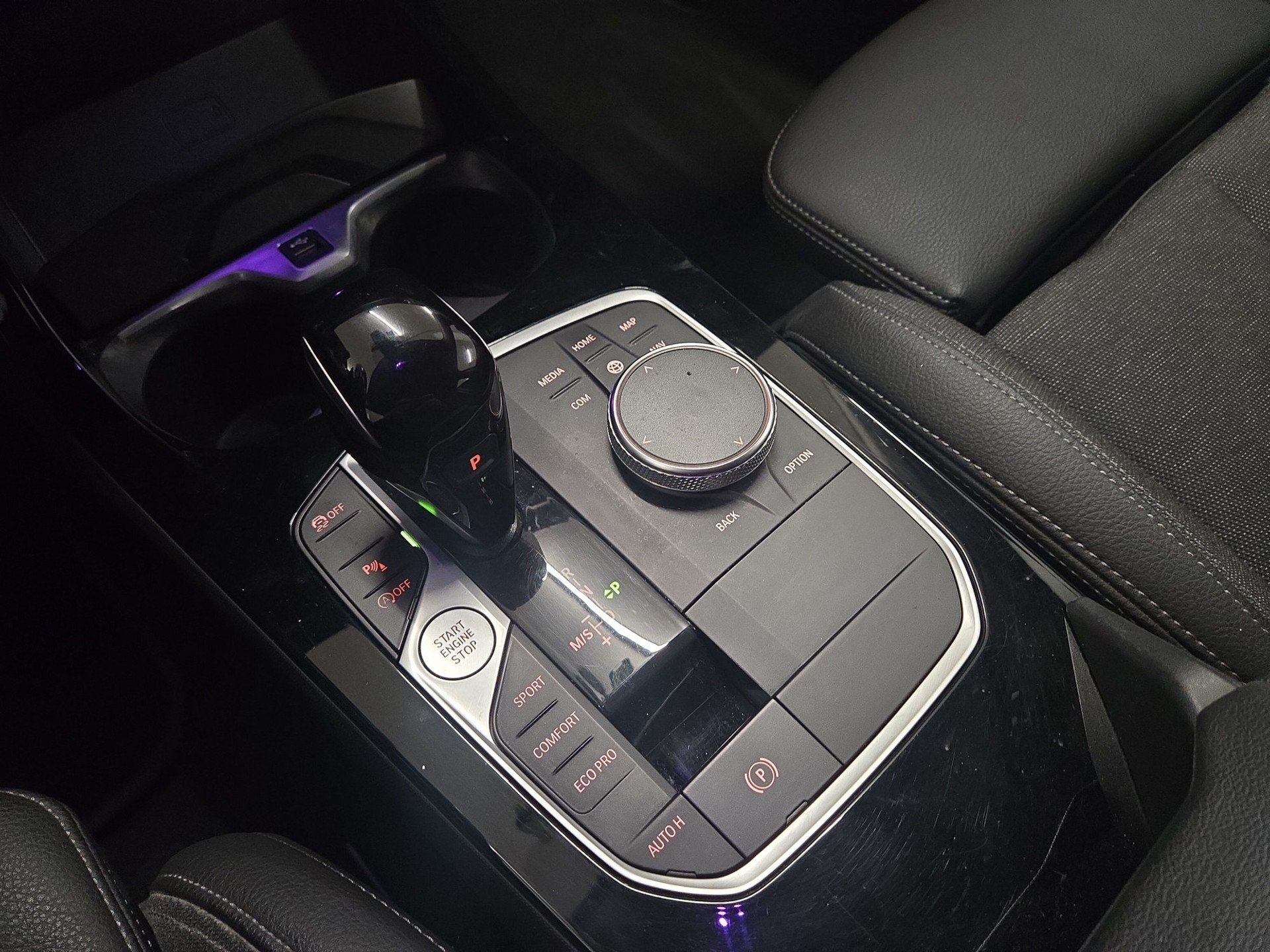 BMW 120i Sport Line Steptronic-image-10
