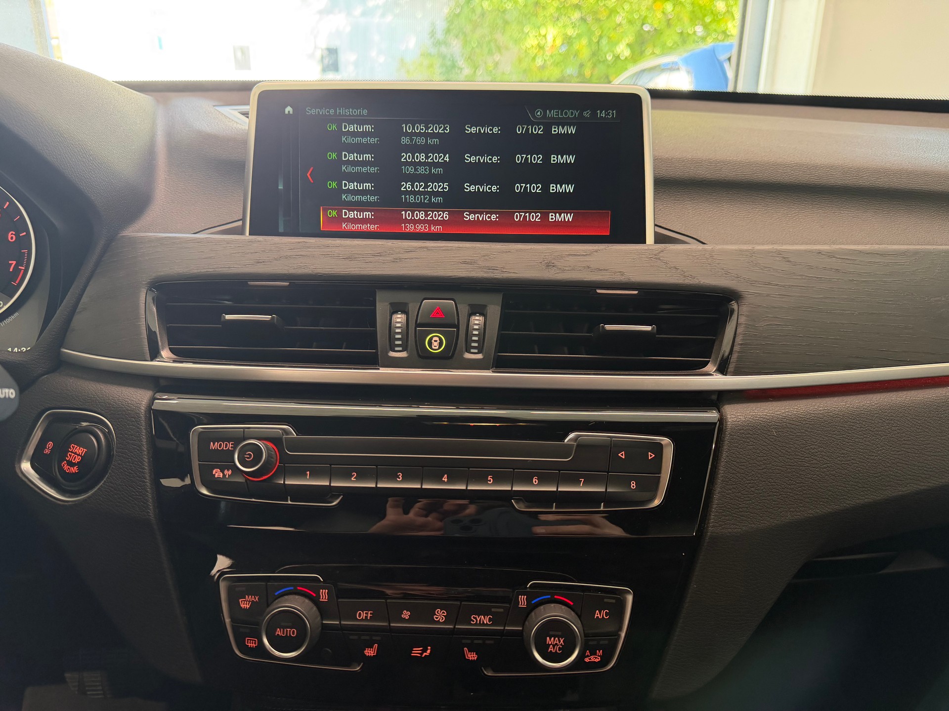 BMW X1 xDrive 25i xLine Steptronic-image-12