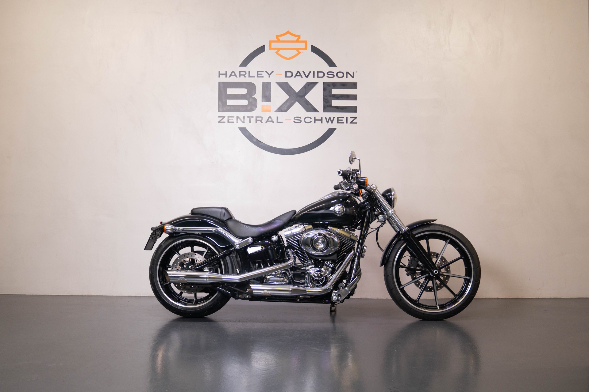 HARLEY-DAVIDSON FXSB Breakout 103 ABS