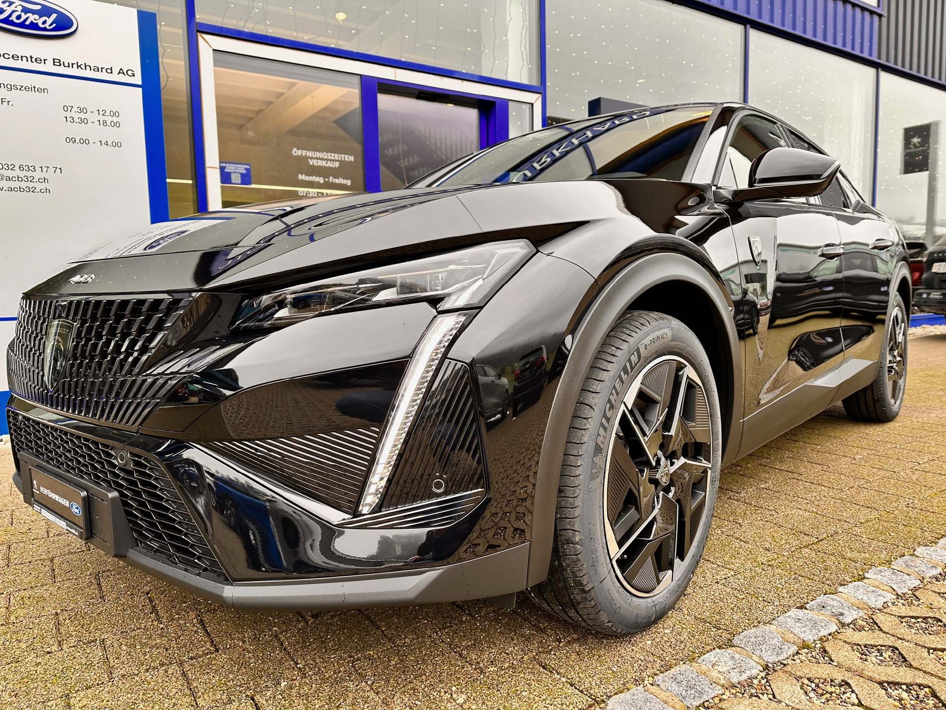 PEUGEOT 408 1.6 PHEV GT-showroom-element-1