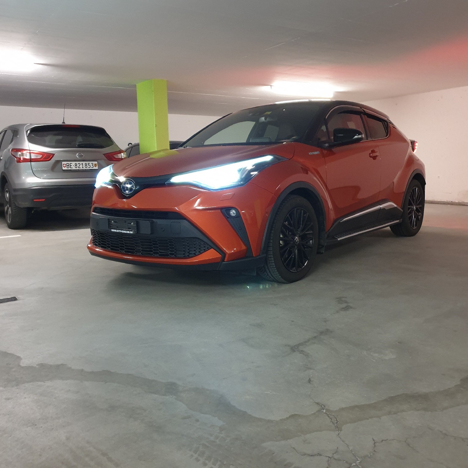 TOYOTA C-HR 2.0 HSD CVT Launch Edition-image-1