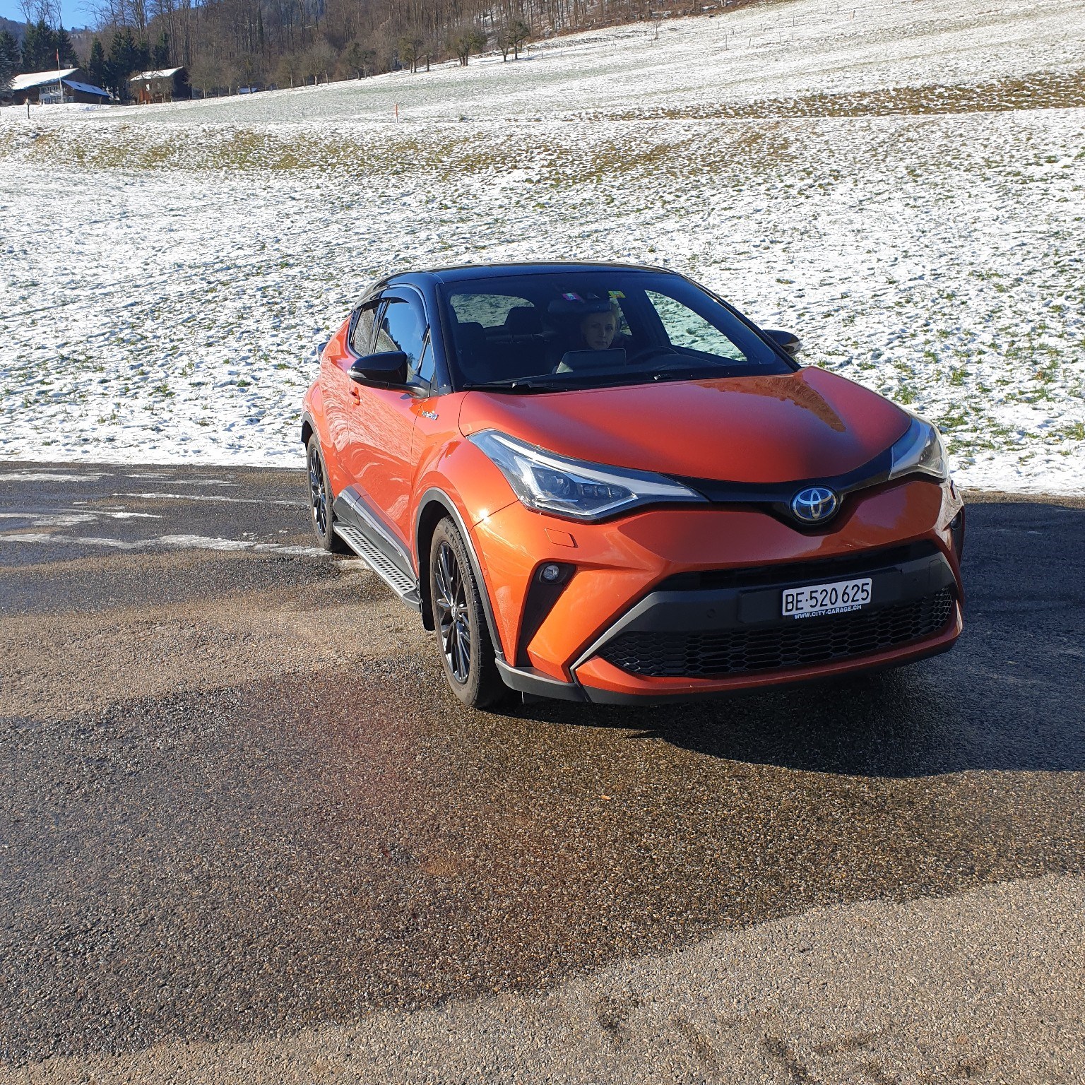TOYOTA C-HR 2.0 HSD CVT Launch Edition-image-7