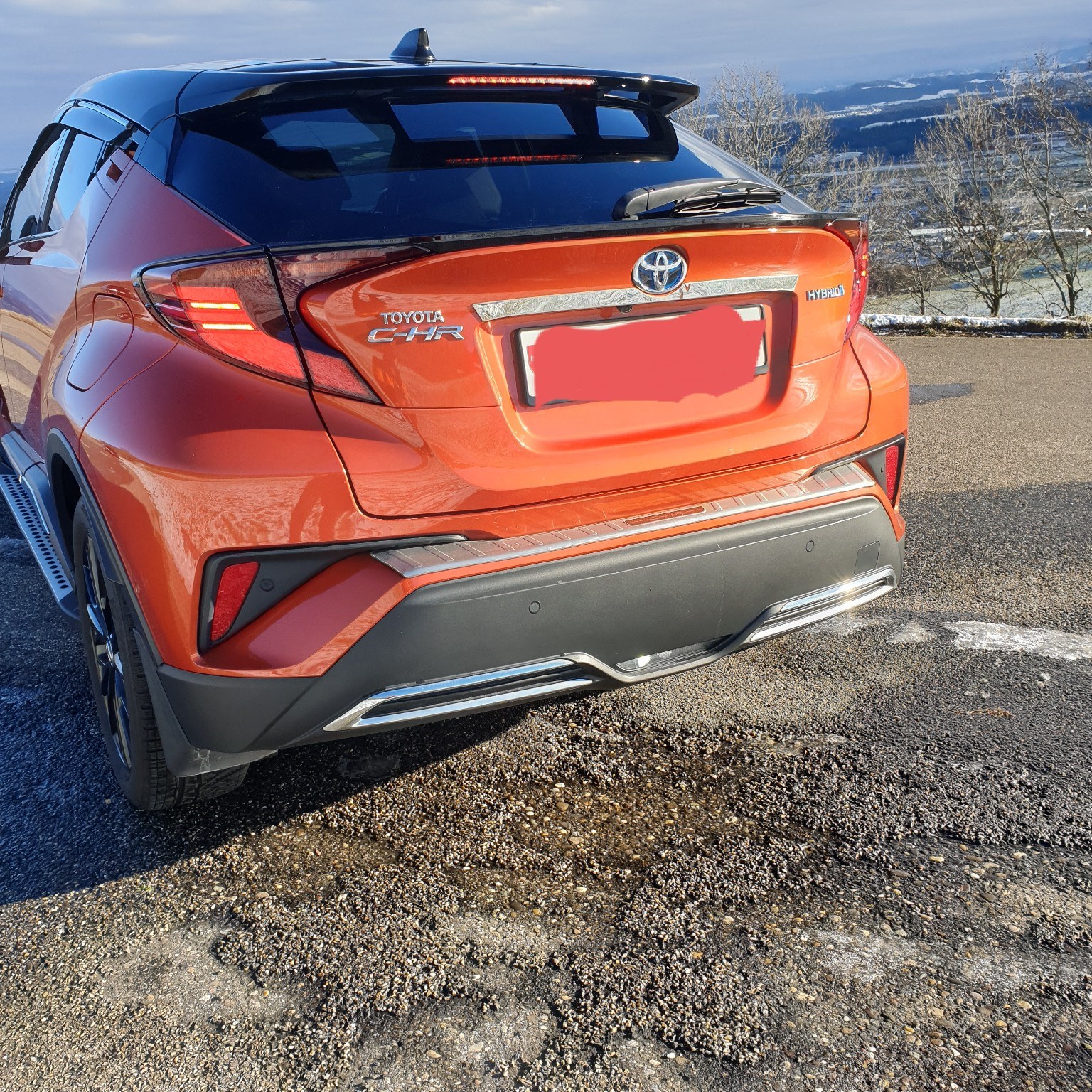 TOYOTA C-HR 2.0 HSD CVT Launch Edition-image-8