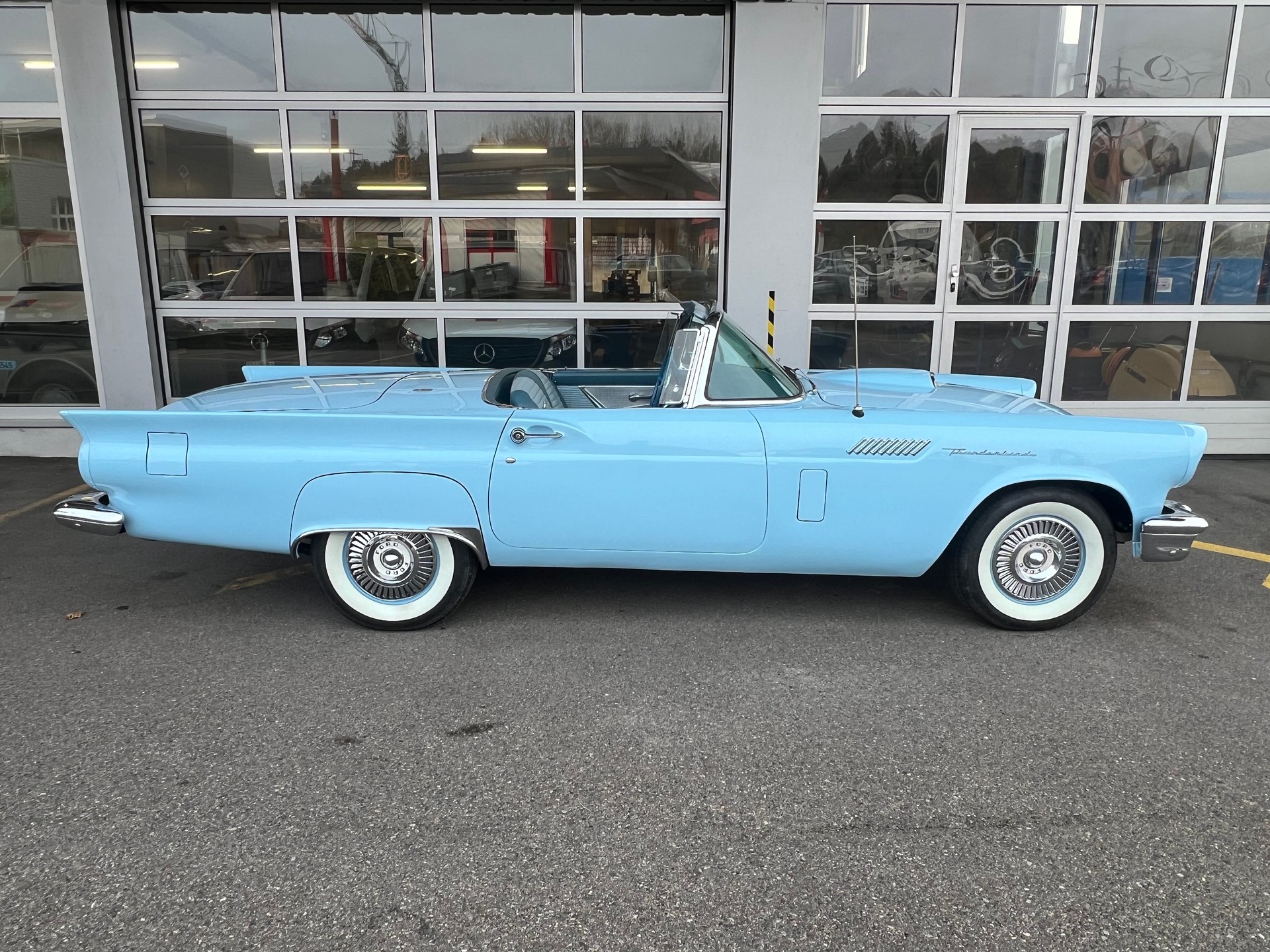 FORD Thunderbird, Marylin Monroe Modell-image-1