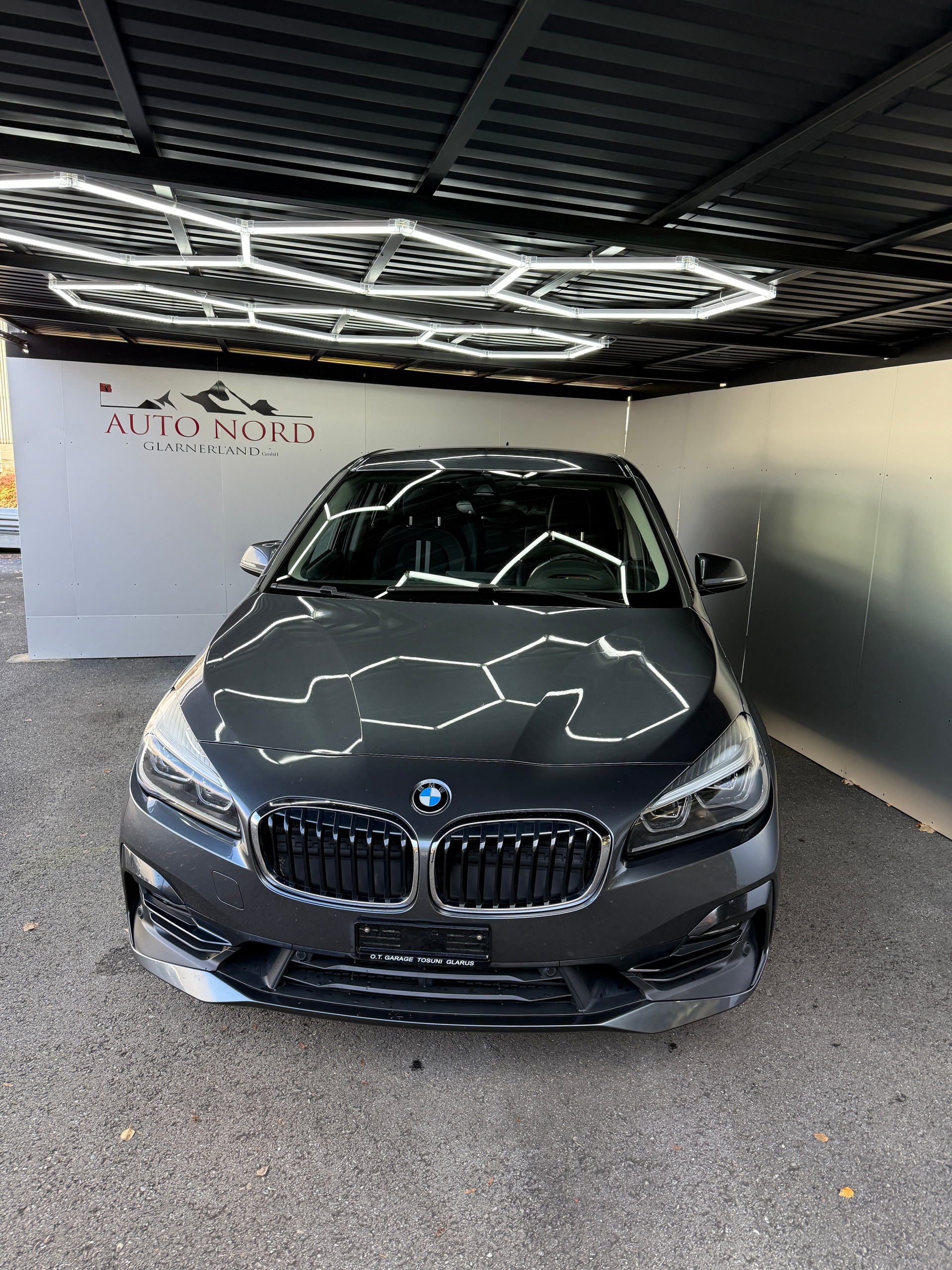 BMW 218d xDrive Active Tourer Steptronic Sport Line-showroom-element-1