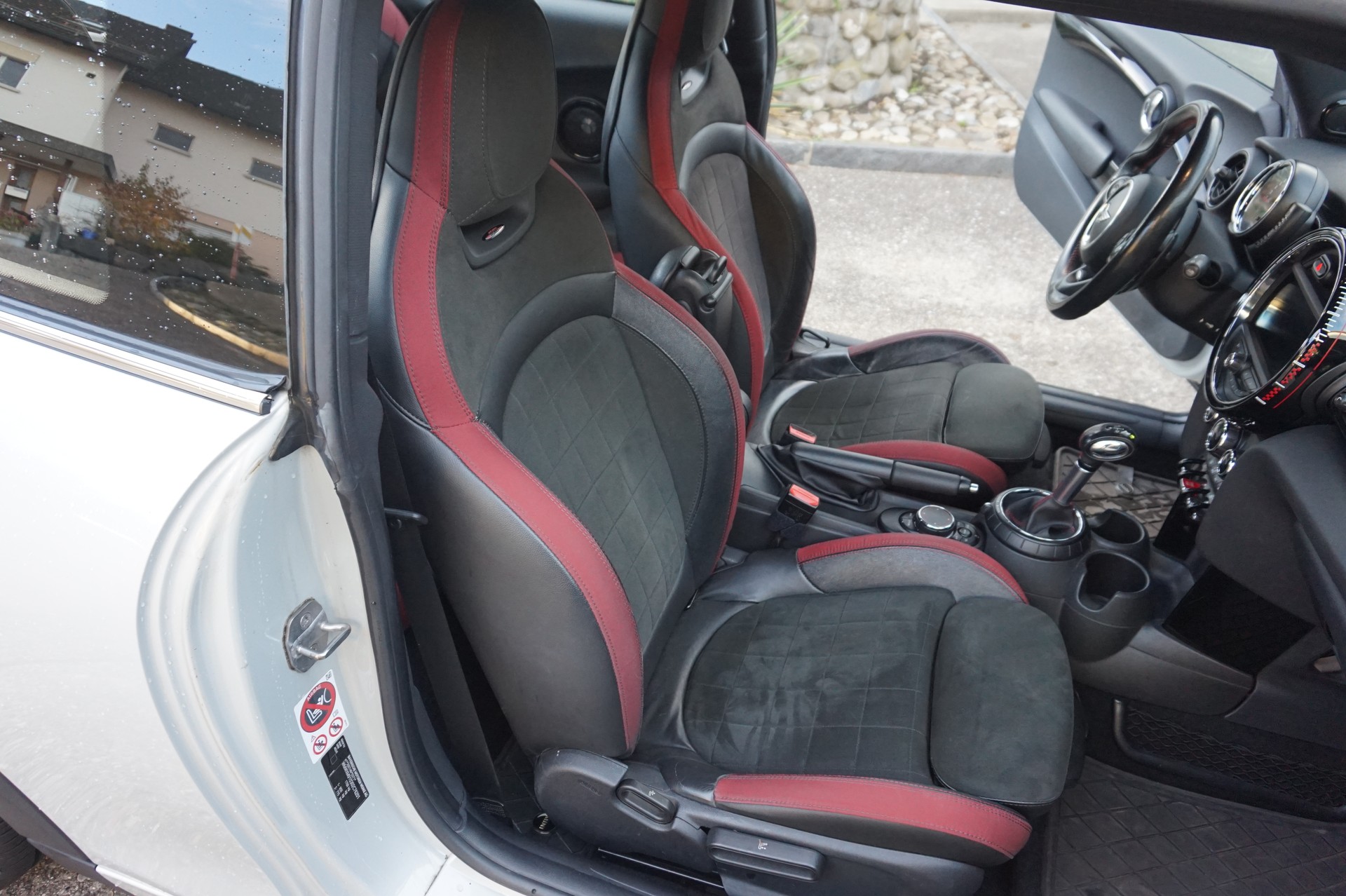 MINI Cooper John Cooper Works Steptronic-image-8